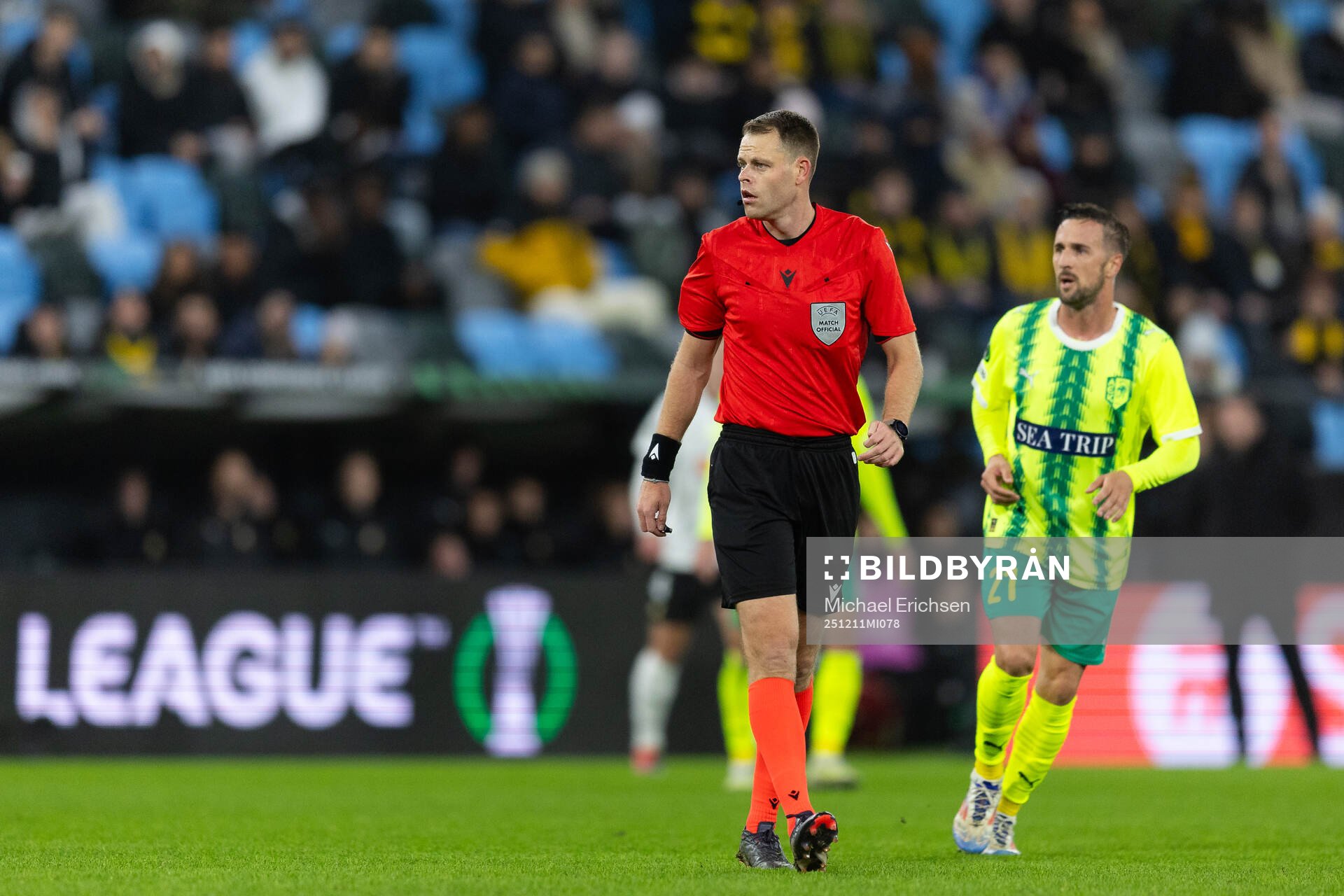 Referee Yigal Frid