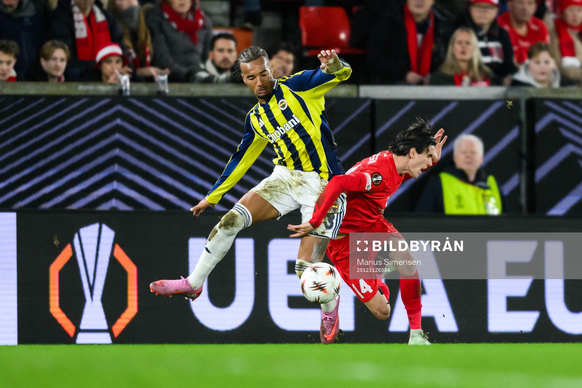 Archie Brown of Fenerbahce and Ulrik Mathisen of Brann