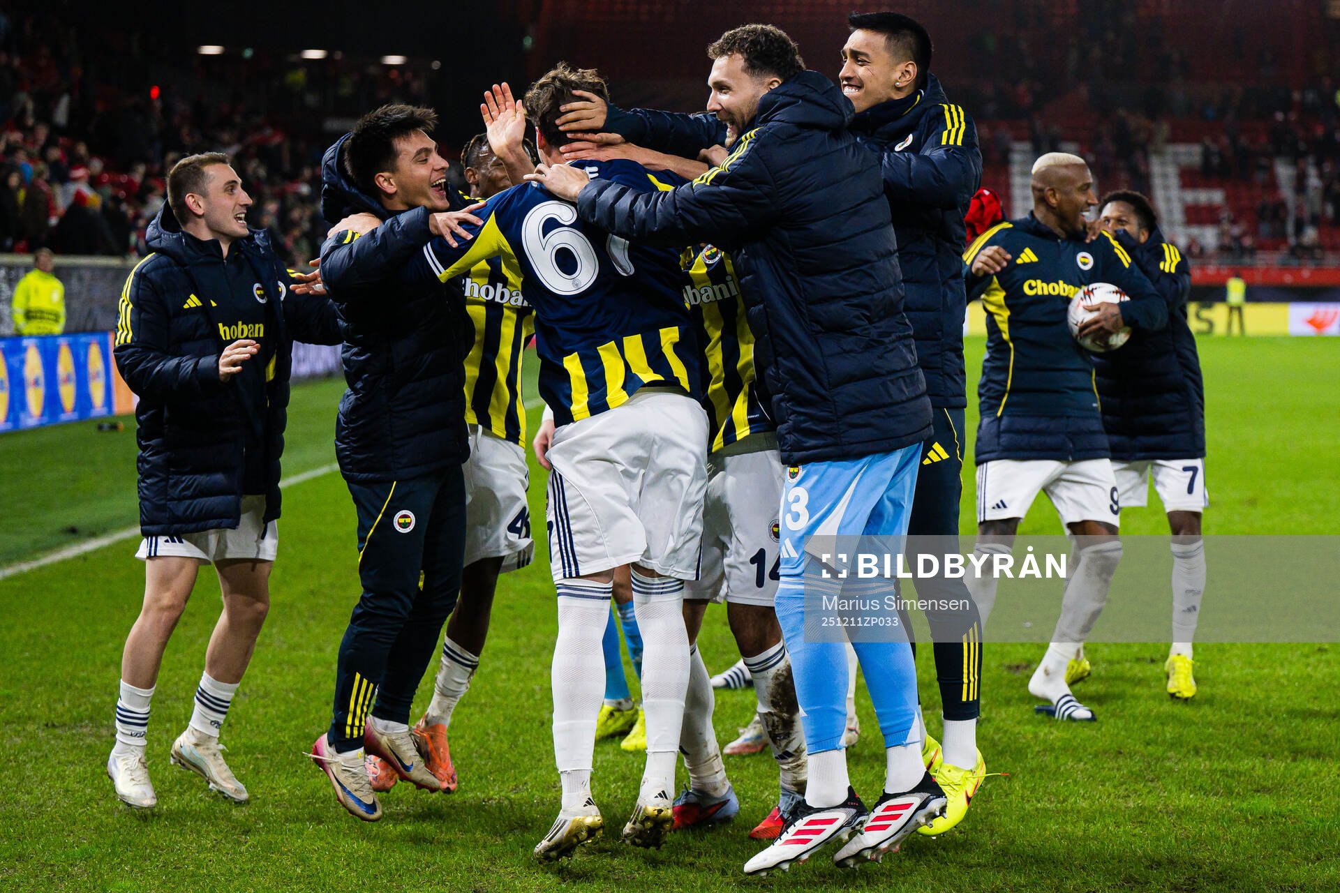 Players of Fenerbache celebrates