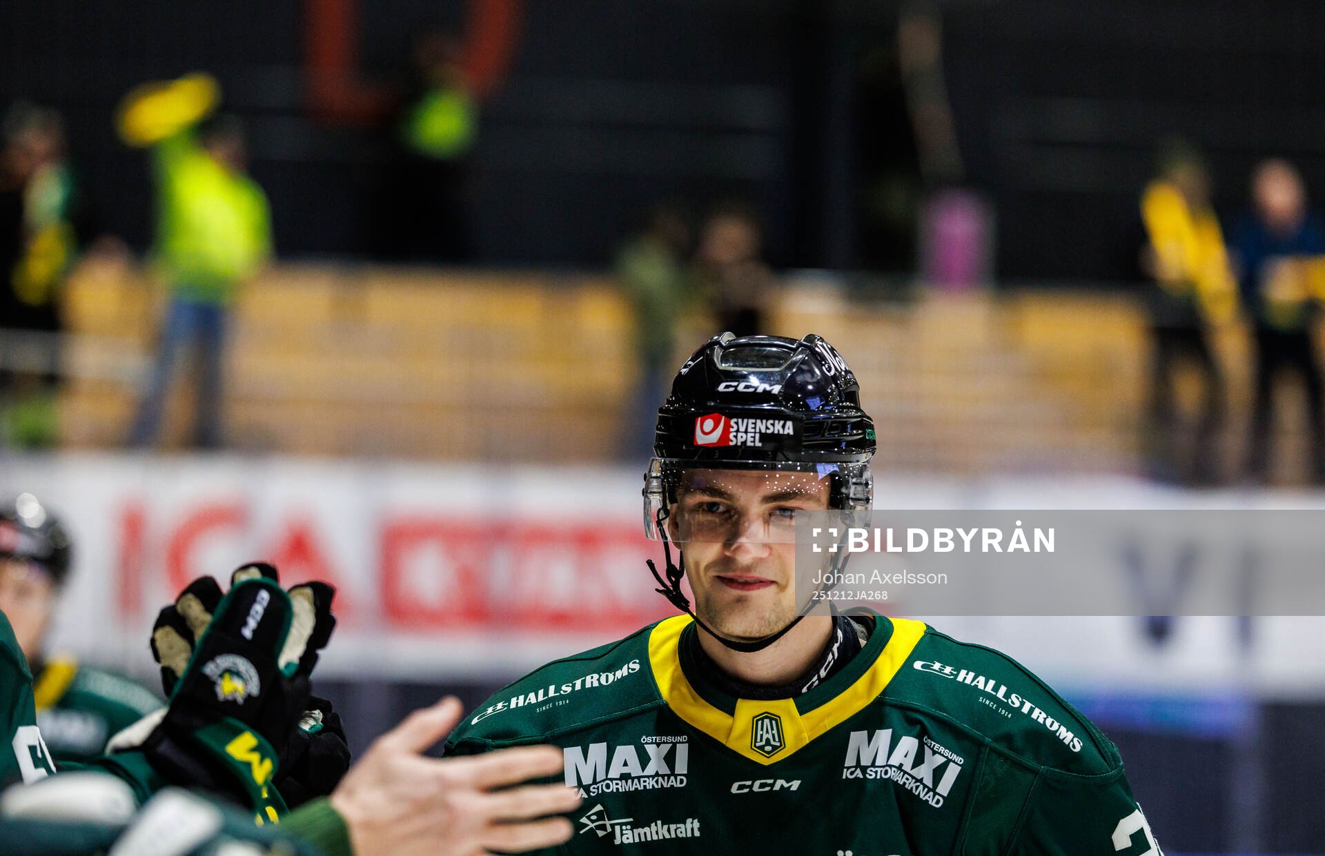 Östersunds Dennis Värmhed jublar