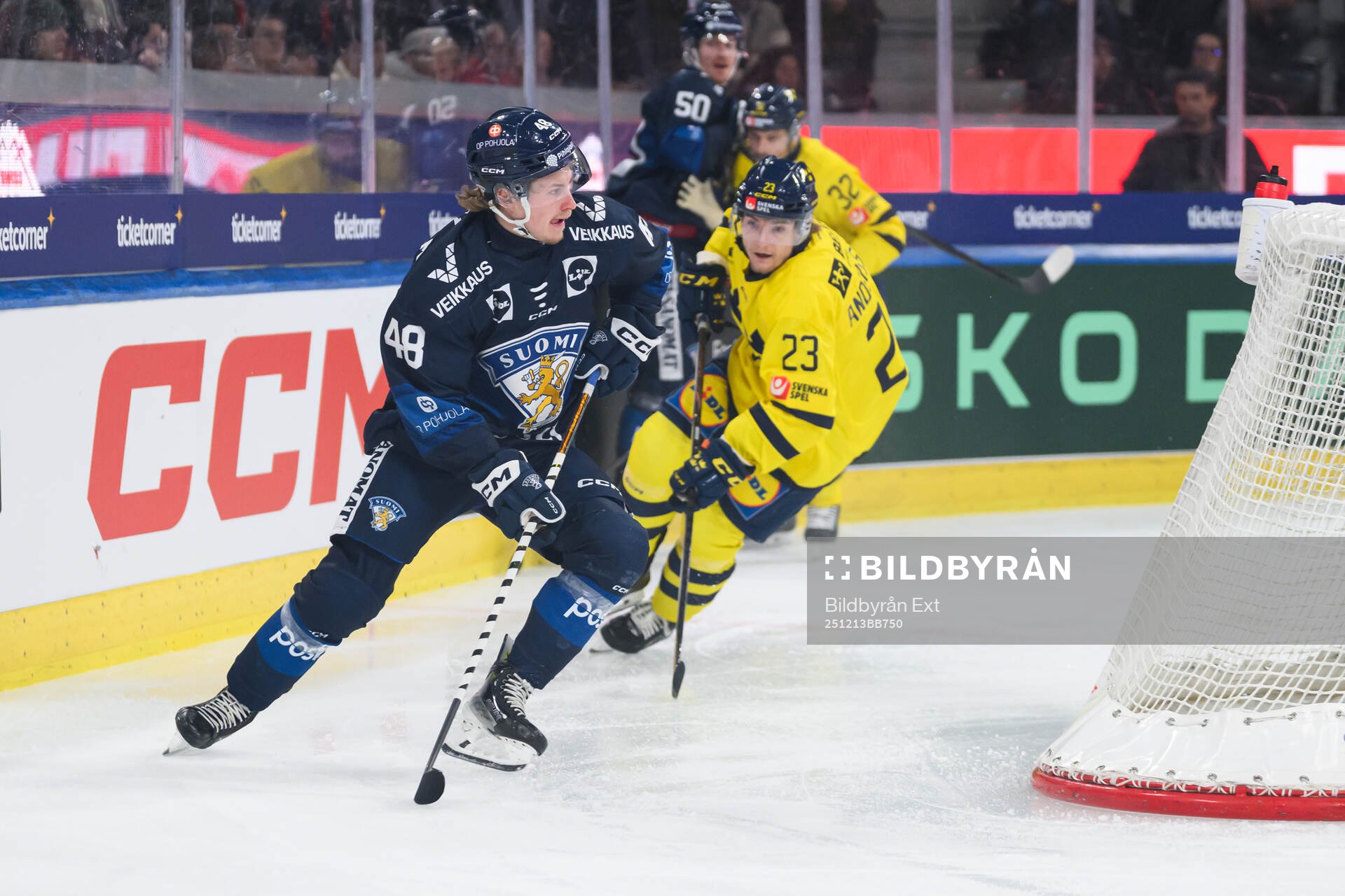 Lauri Pajuniemi of Finland and Lias Andersson of Sweden in