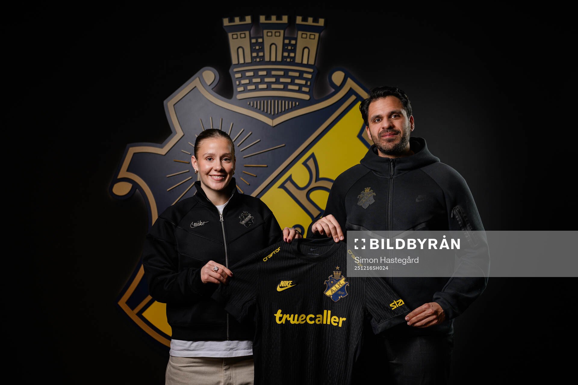 Emilie Libakken Østerås och AIKs sportchef Zinar Spindari