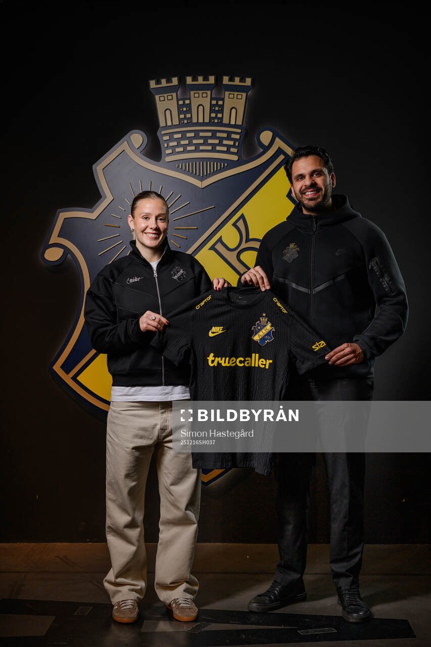 Emilie Libakken Østerås och AIKs sportchef Zinar Spindari