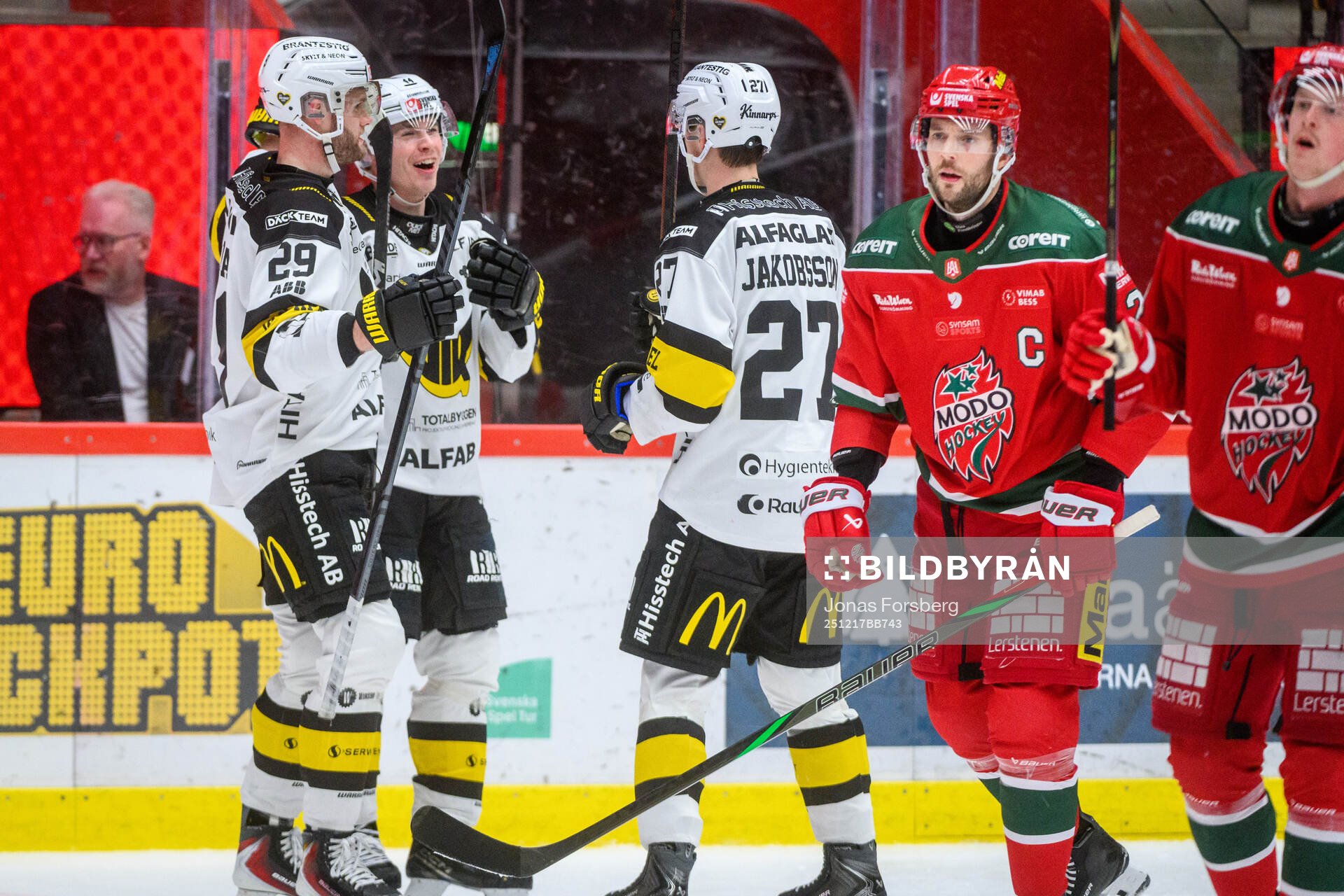 Västerås Oscar Lawner jublar