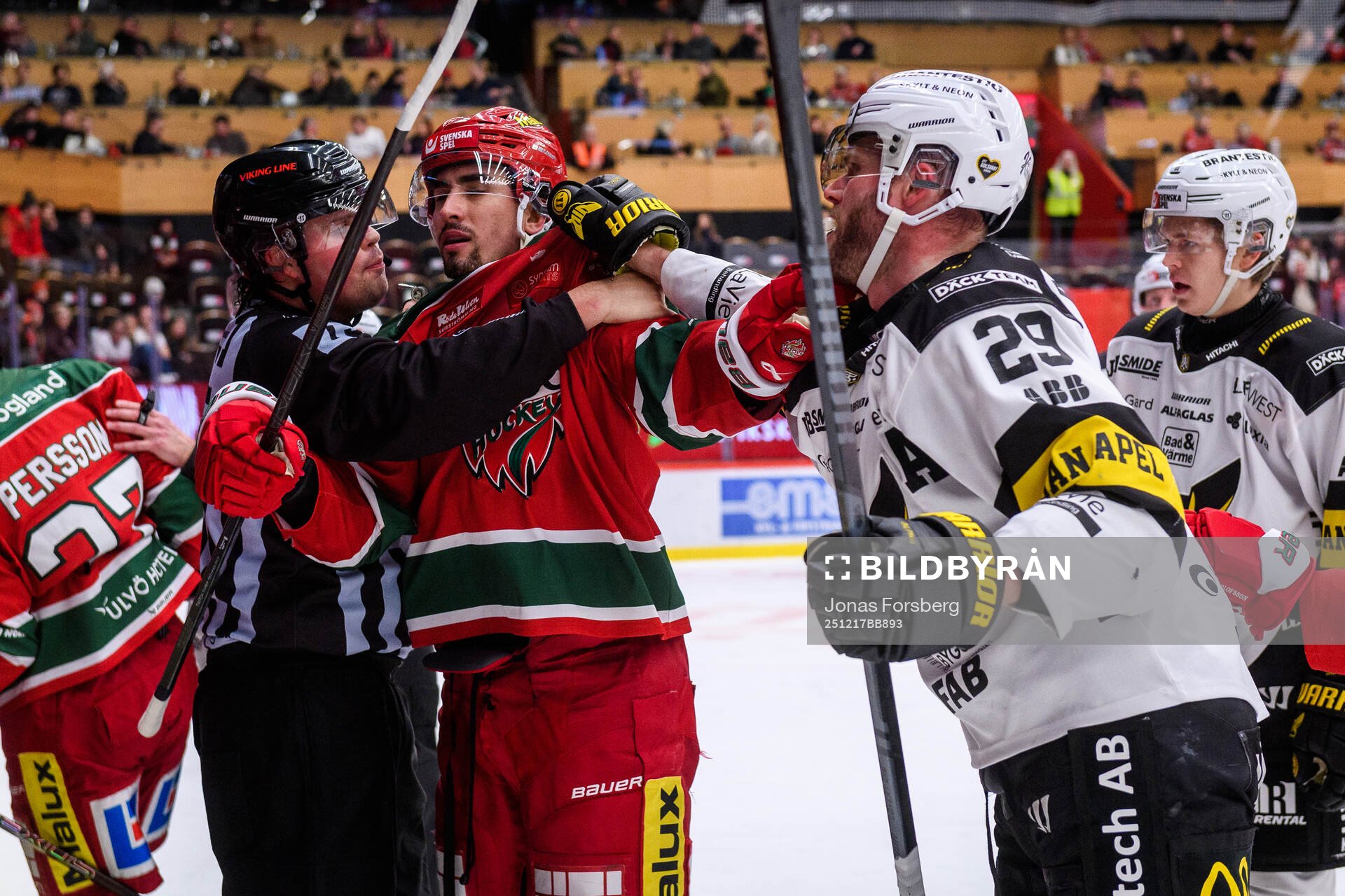 Modos Linus Andersson och Västerås Kim Rosdahl
