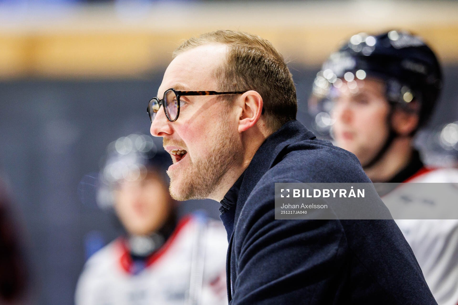 Oskarshamns huvudtränare Jeff Jakobs reagerar