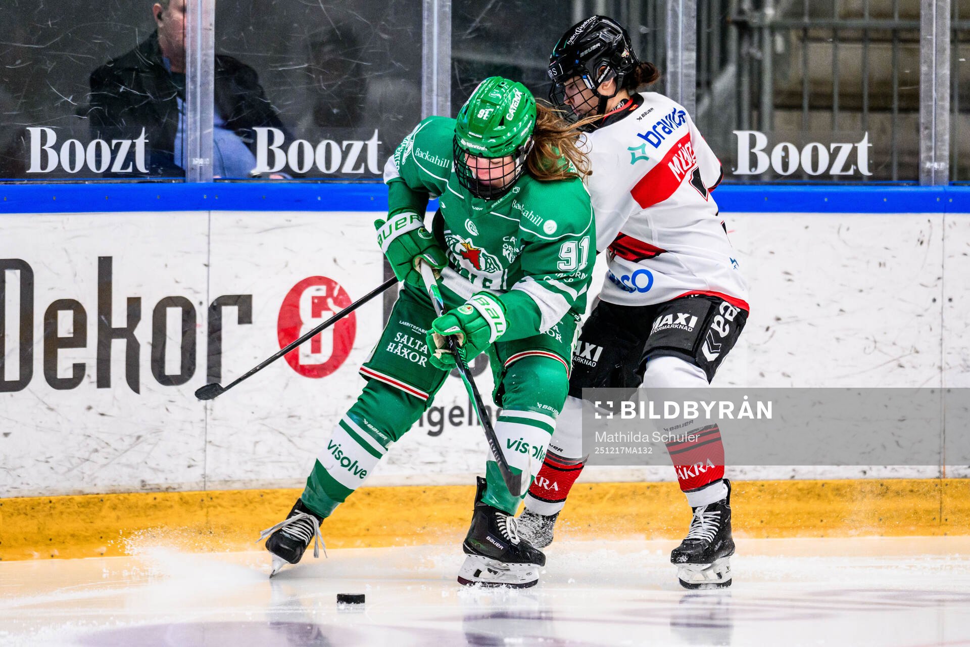 Rögles Sara Boucher och