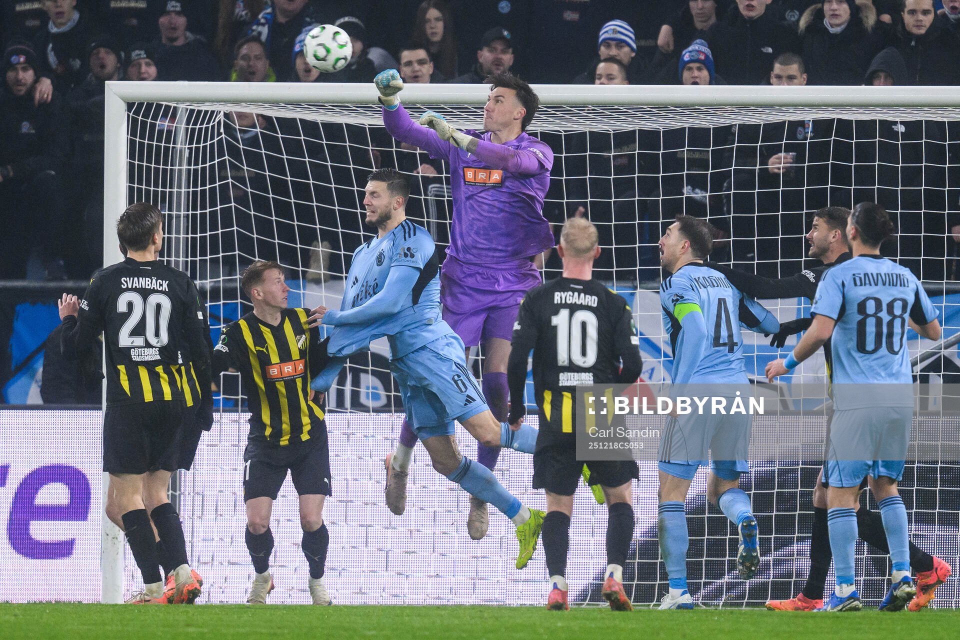 goalkeeper Andreas Linde of Häcken