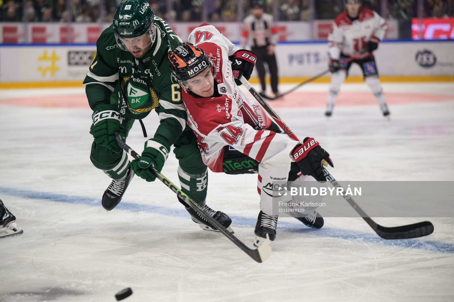 Färjestads Radim Zohorna och Örebros Melvin Fernström