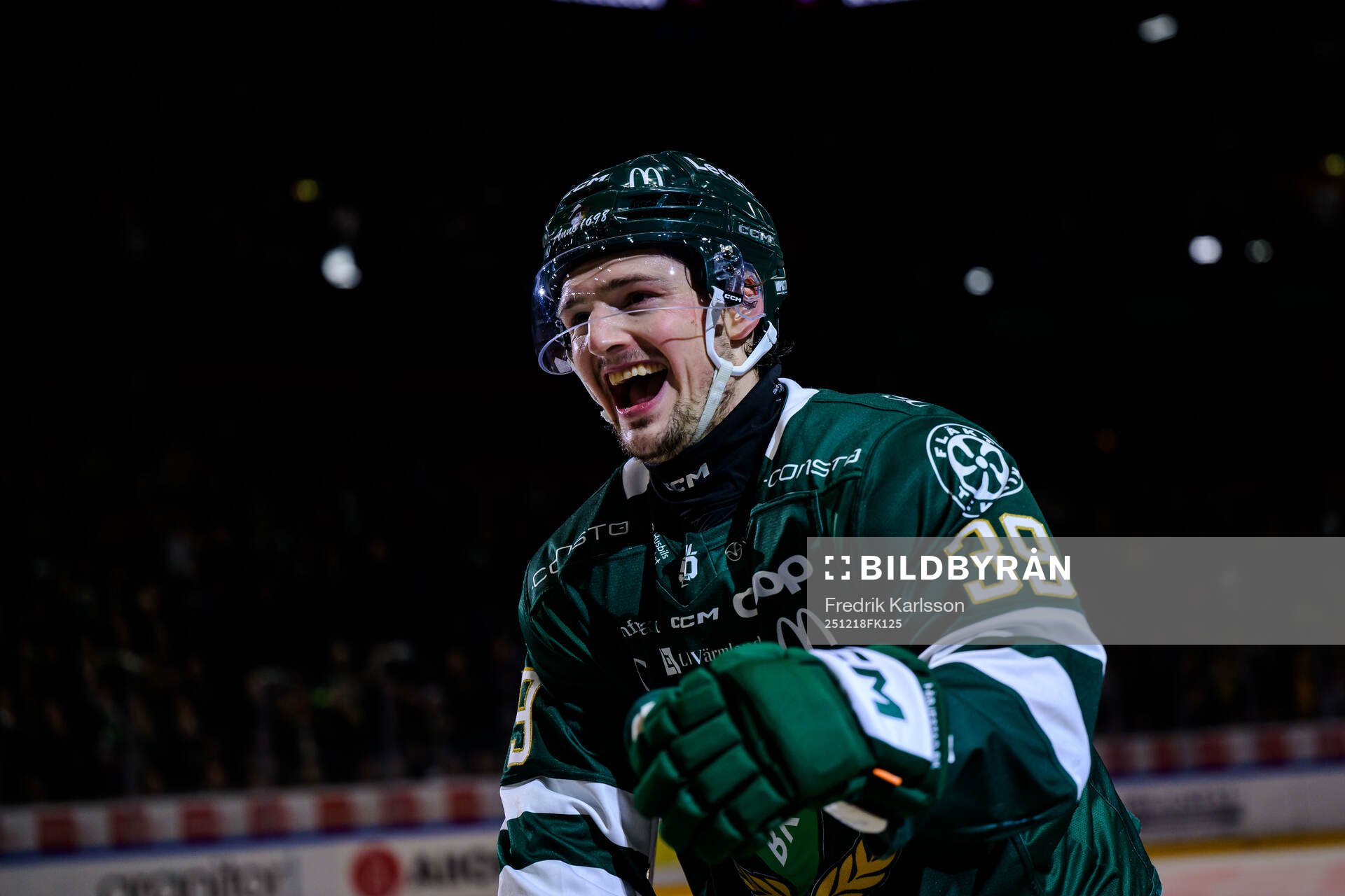 Färjestads Luke Philp jublar