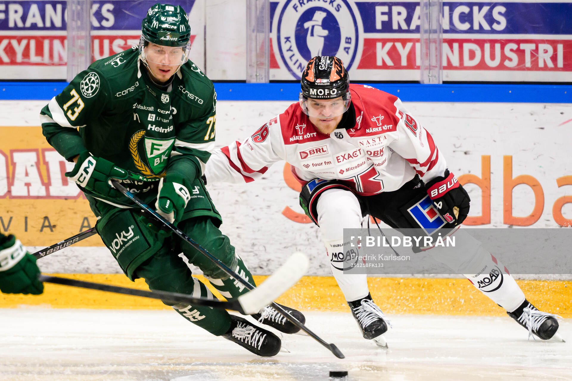 Färjestads Adam Ollas Mattsson och Örebros Sean Malone