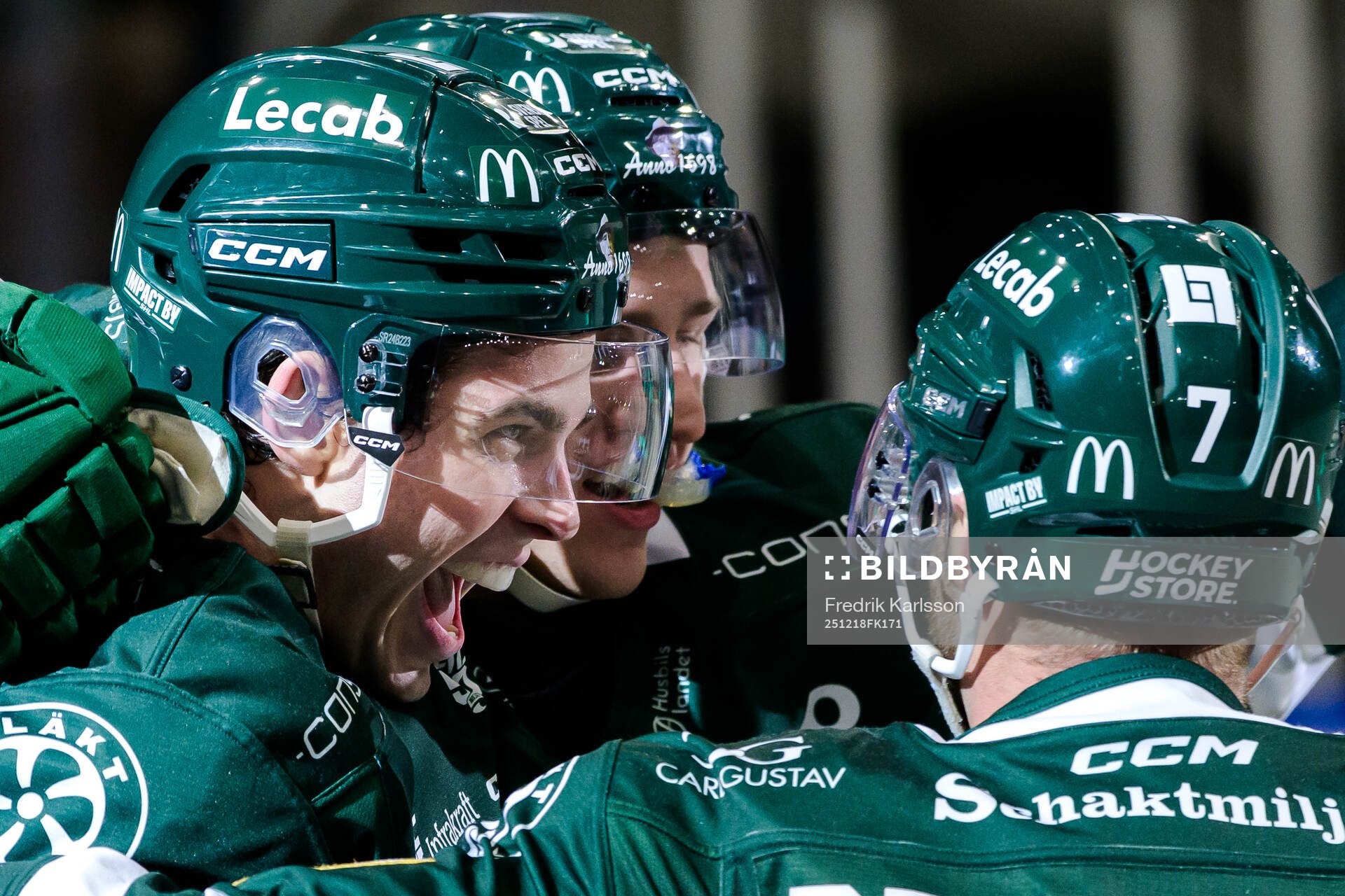 Färjestads Viktor Lodin jublar