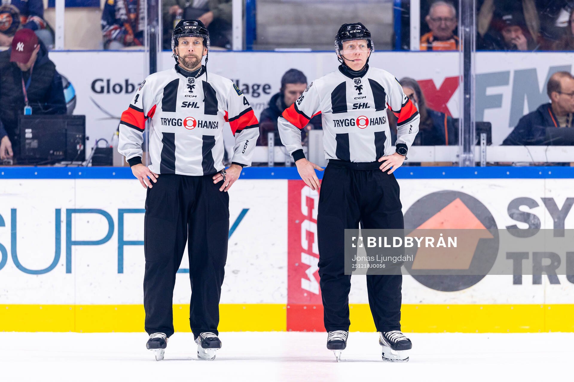 domare Marcus Linde och domare Mikael Holm