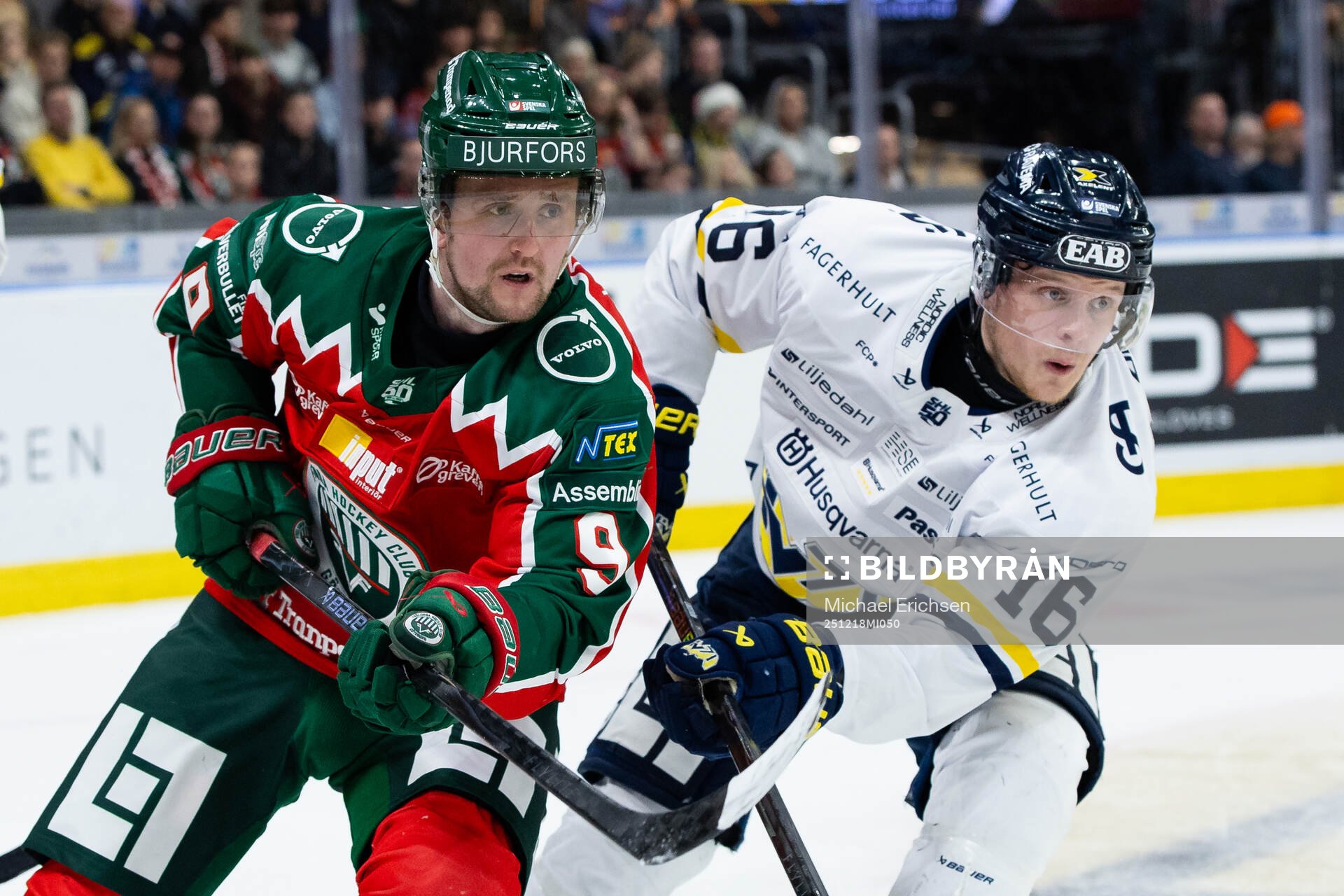 Frölundas Linus Weissbach och HV71s Linus Lindström
