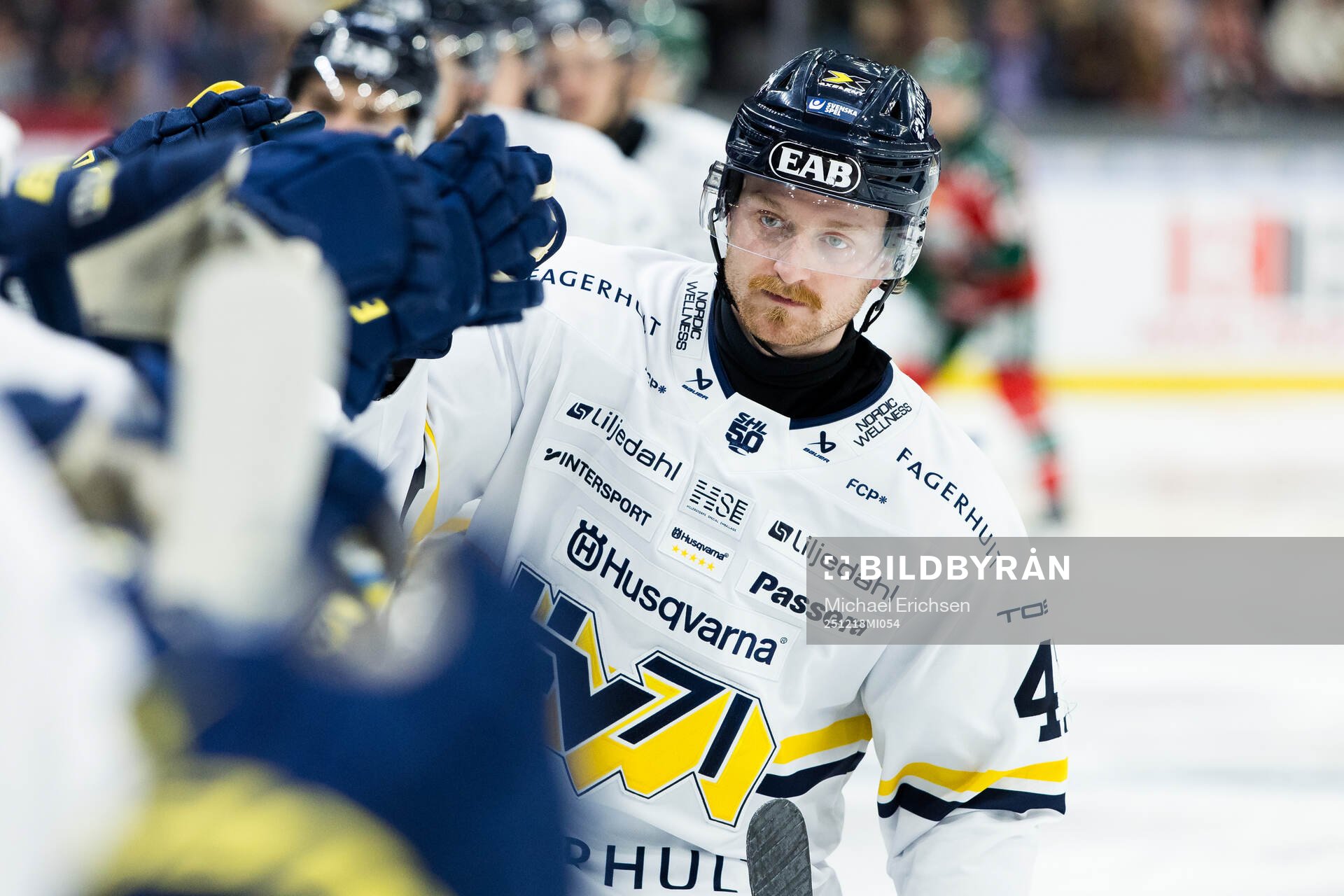 HV71s Riley Woods jublar