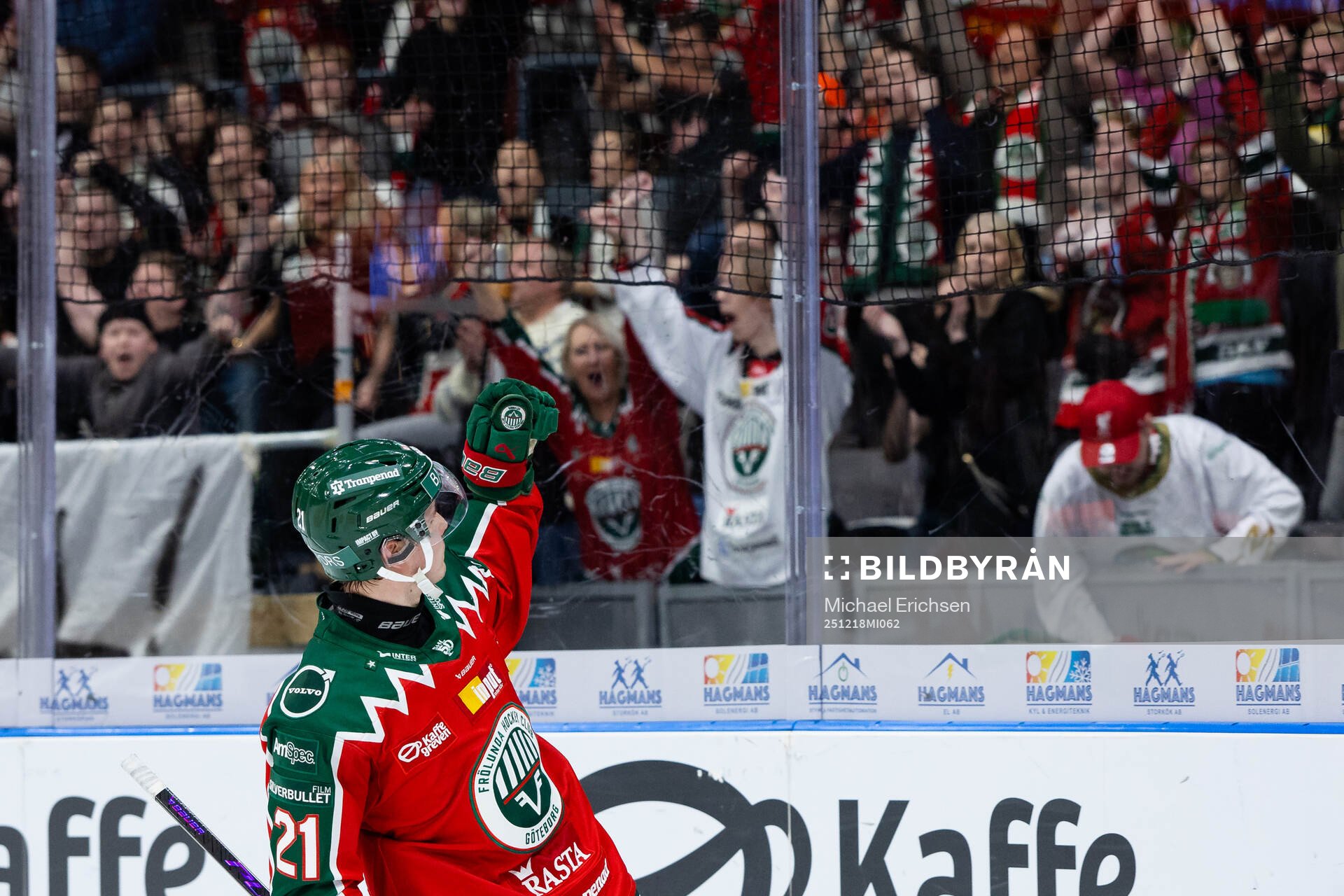Frölundas Jere Innala jublar