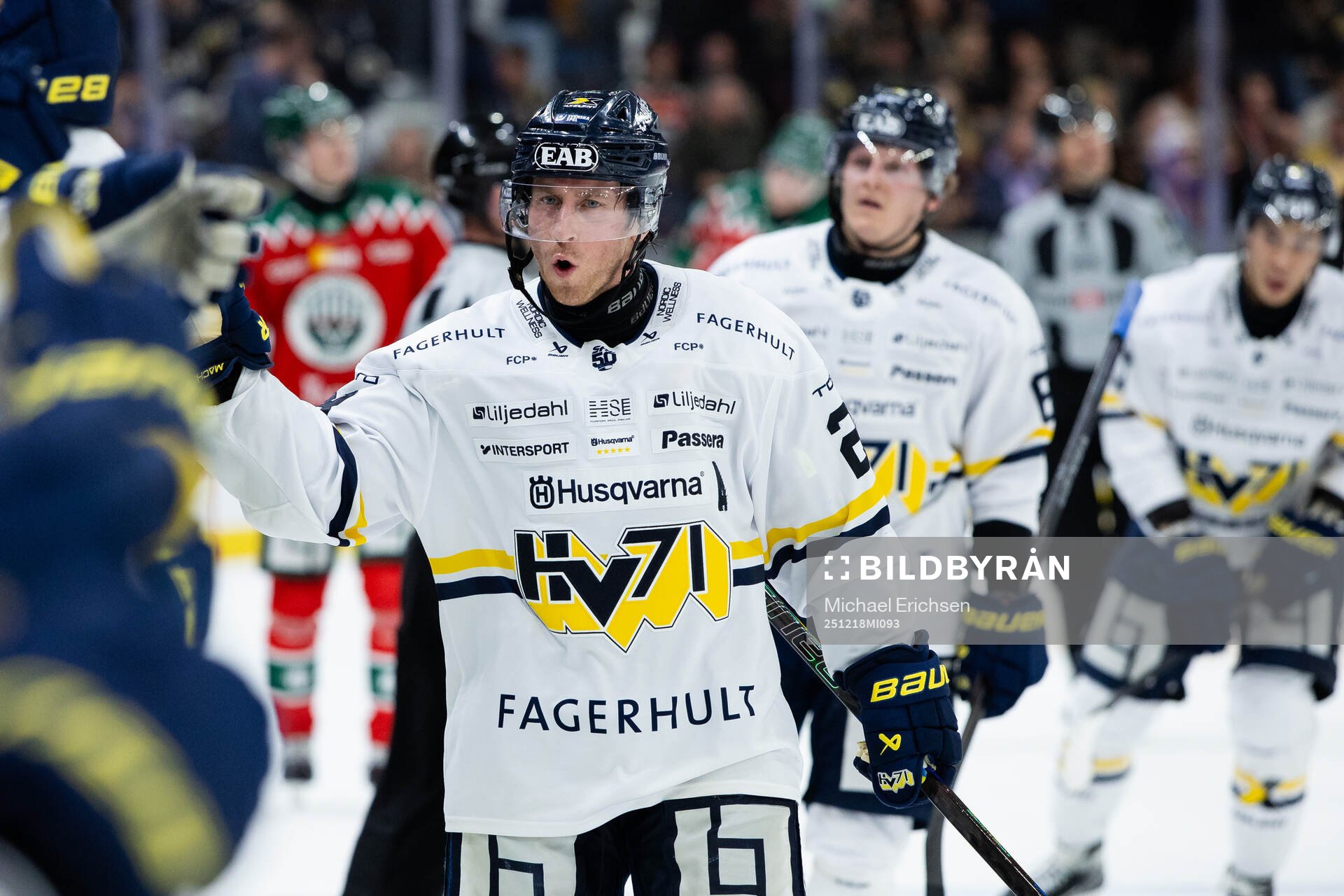 HV71s Justin Glenn Kloos jublar