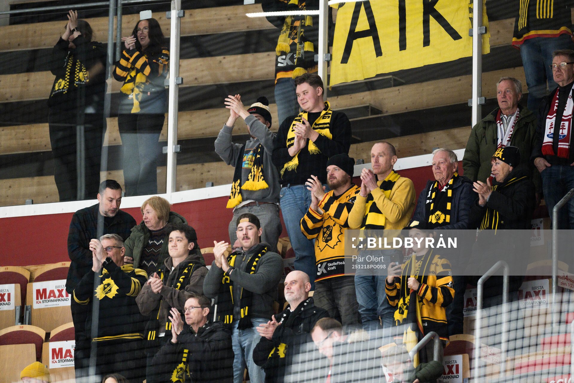 Skellefteås supportrar jublar