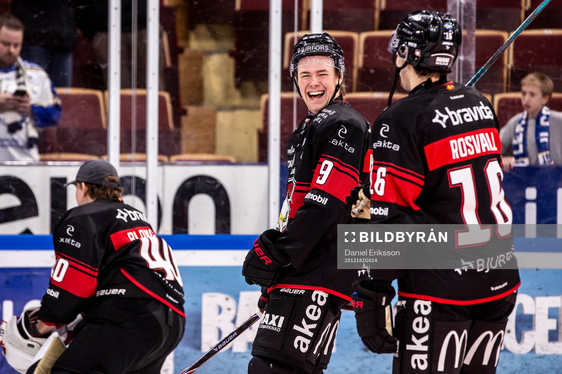 Malmö Redhawks Kalle Hemström jublar