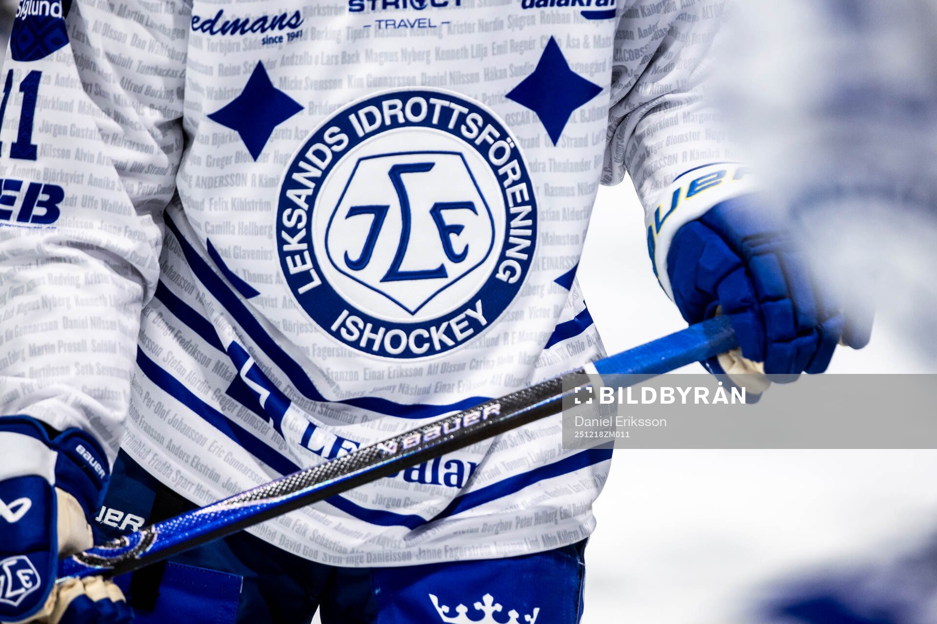 Leksands klubbmärke på tröjan
