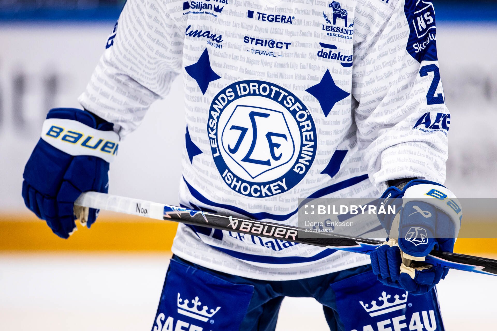 Leksands klubbmärke på tröjan