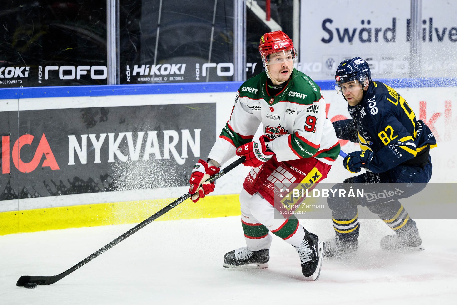 Modos Linus Andersson och Södertäljes Roope Laavainen
