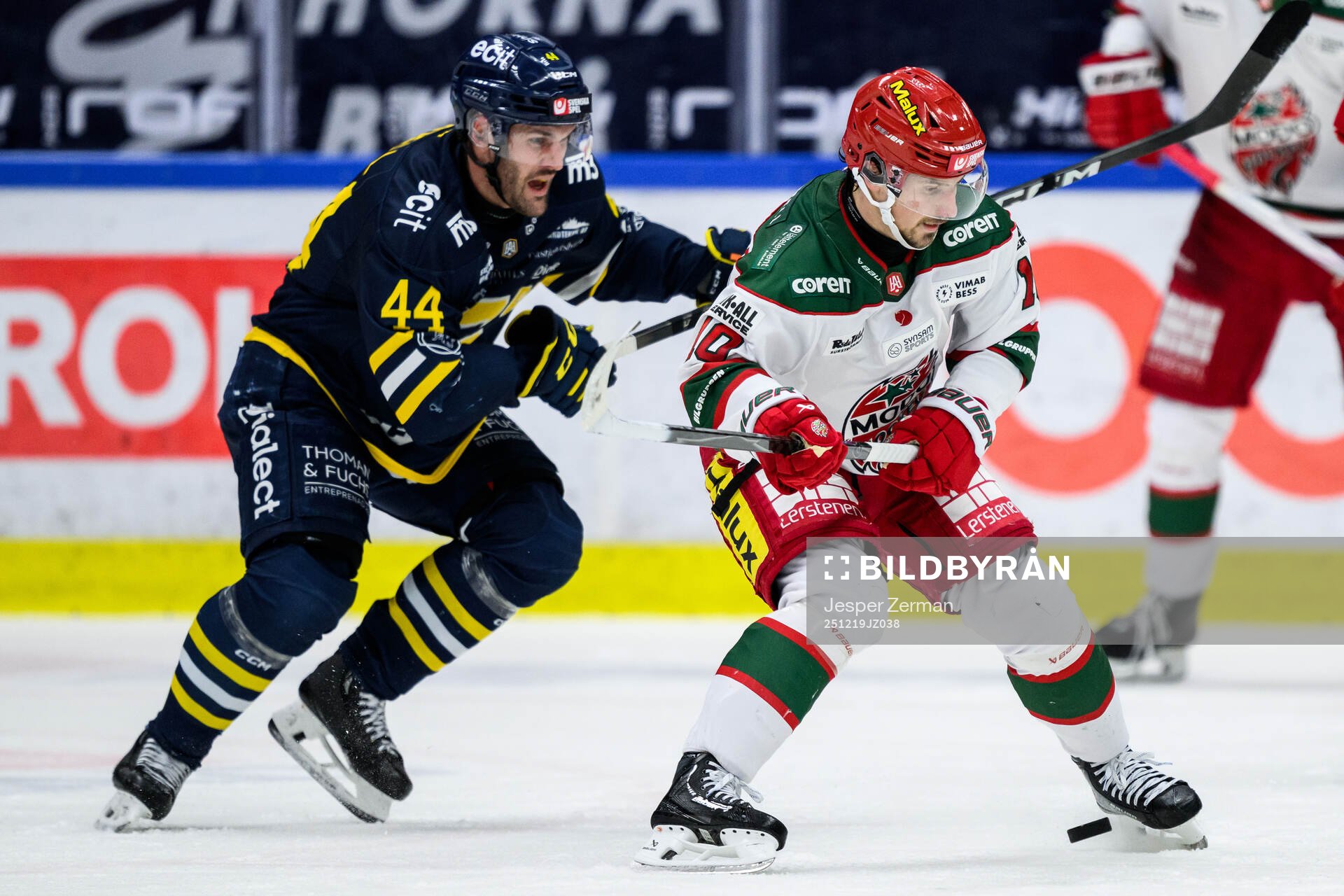 Södertäljes Niklas Arell och Modos Gerry Fitzgerald