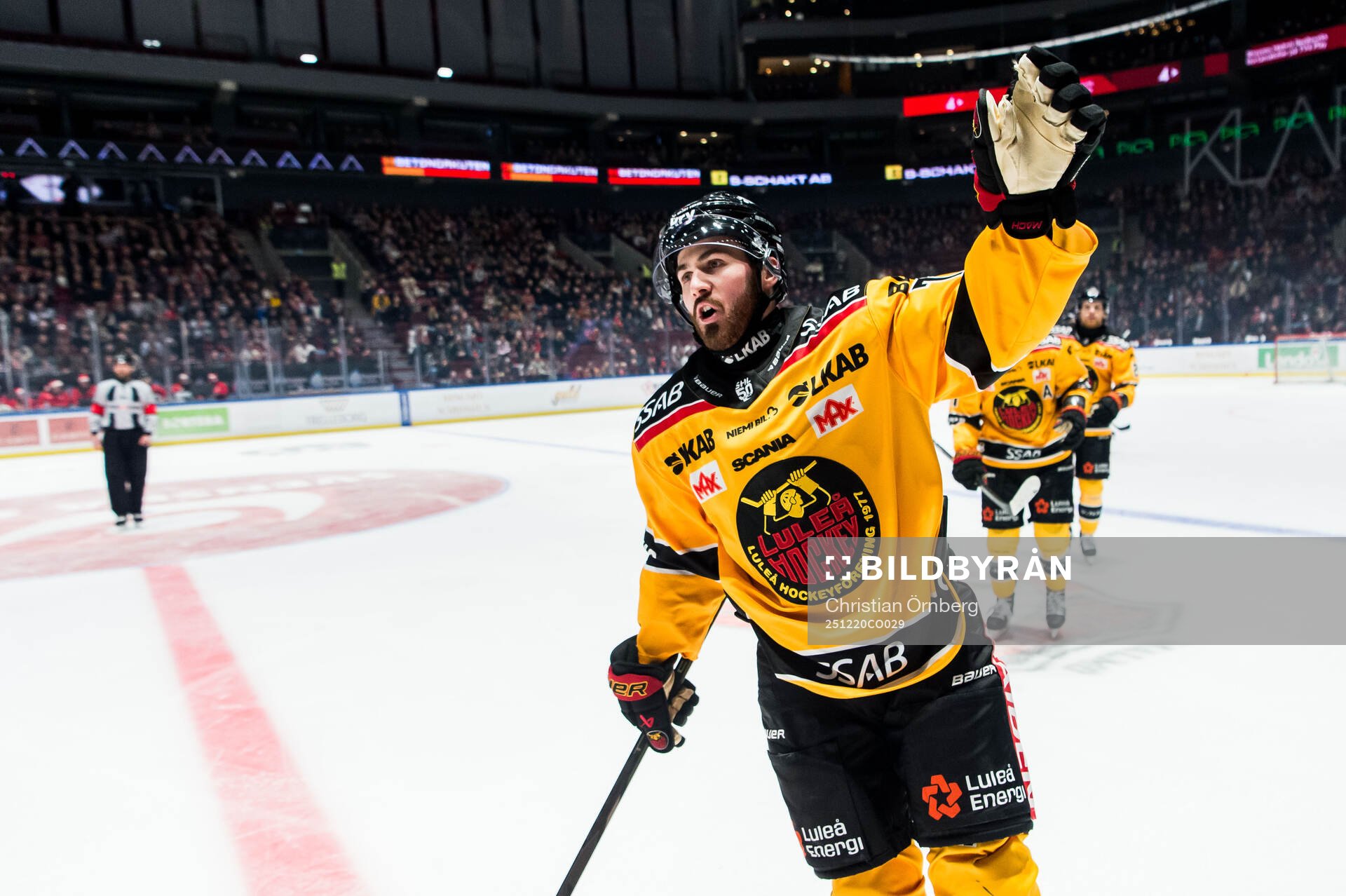 Luleås Ben Tardif jublar