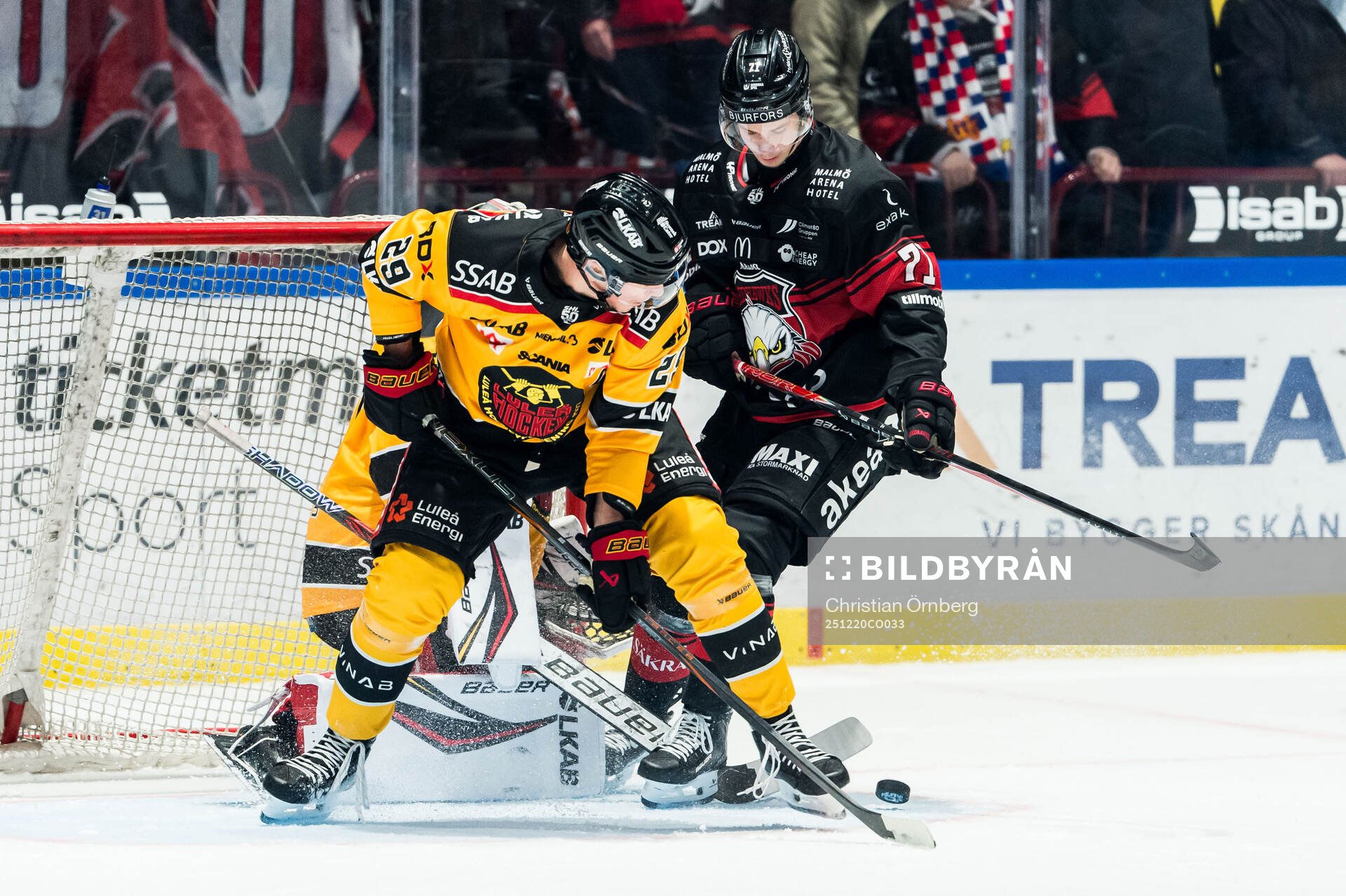 Luleås Erik Gustafsson och Malmö Redhawks Isac Nilsson