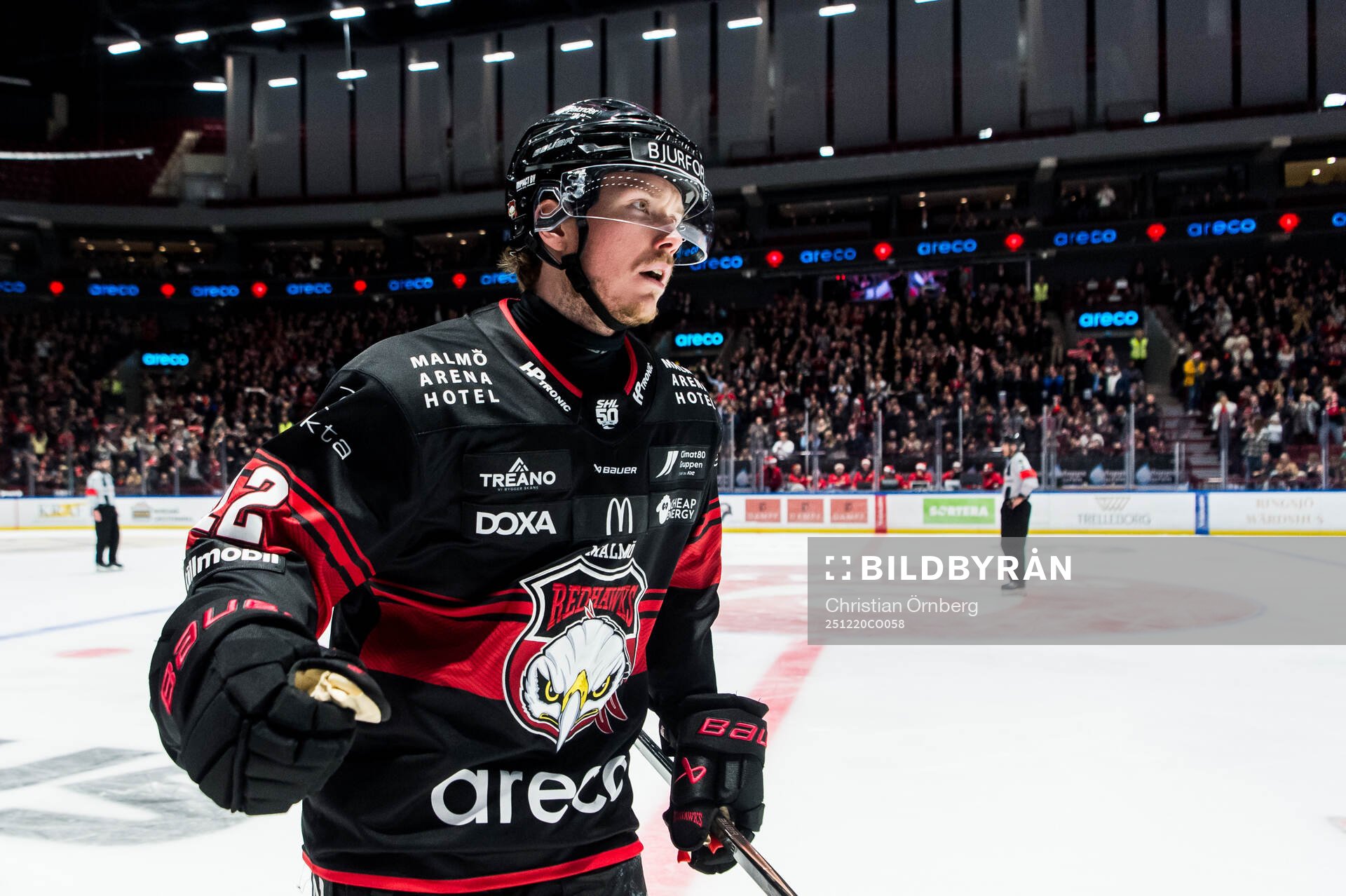 Malmö Redhawks Linus Öberg jublar