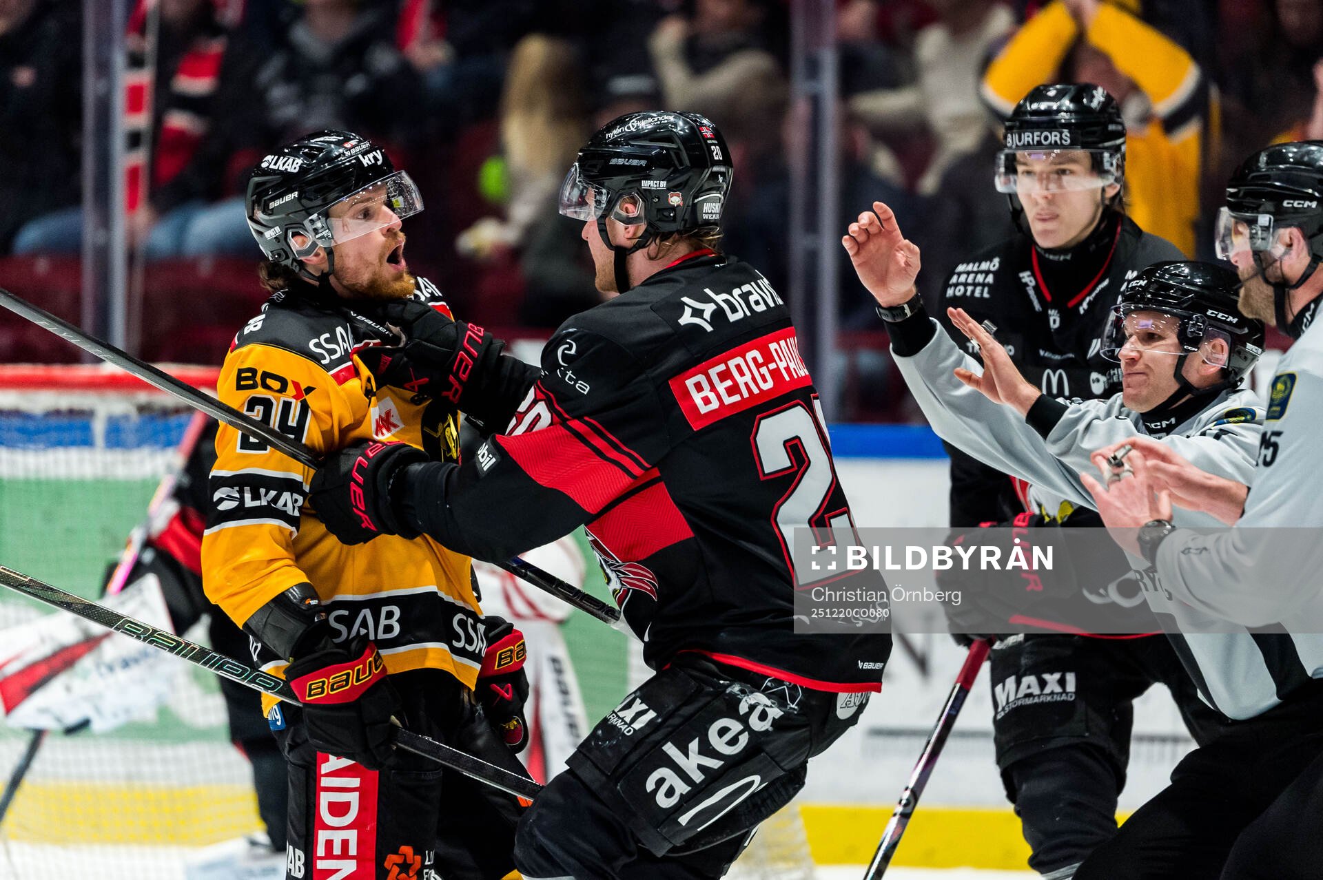 Luleås Brendan Shinnimin och Malmö Redhawks Thomas Berg