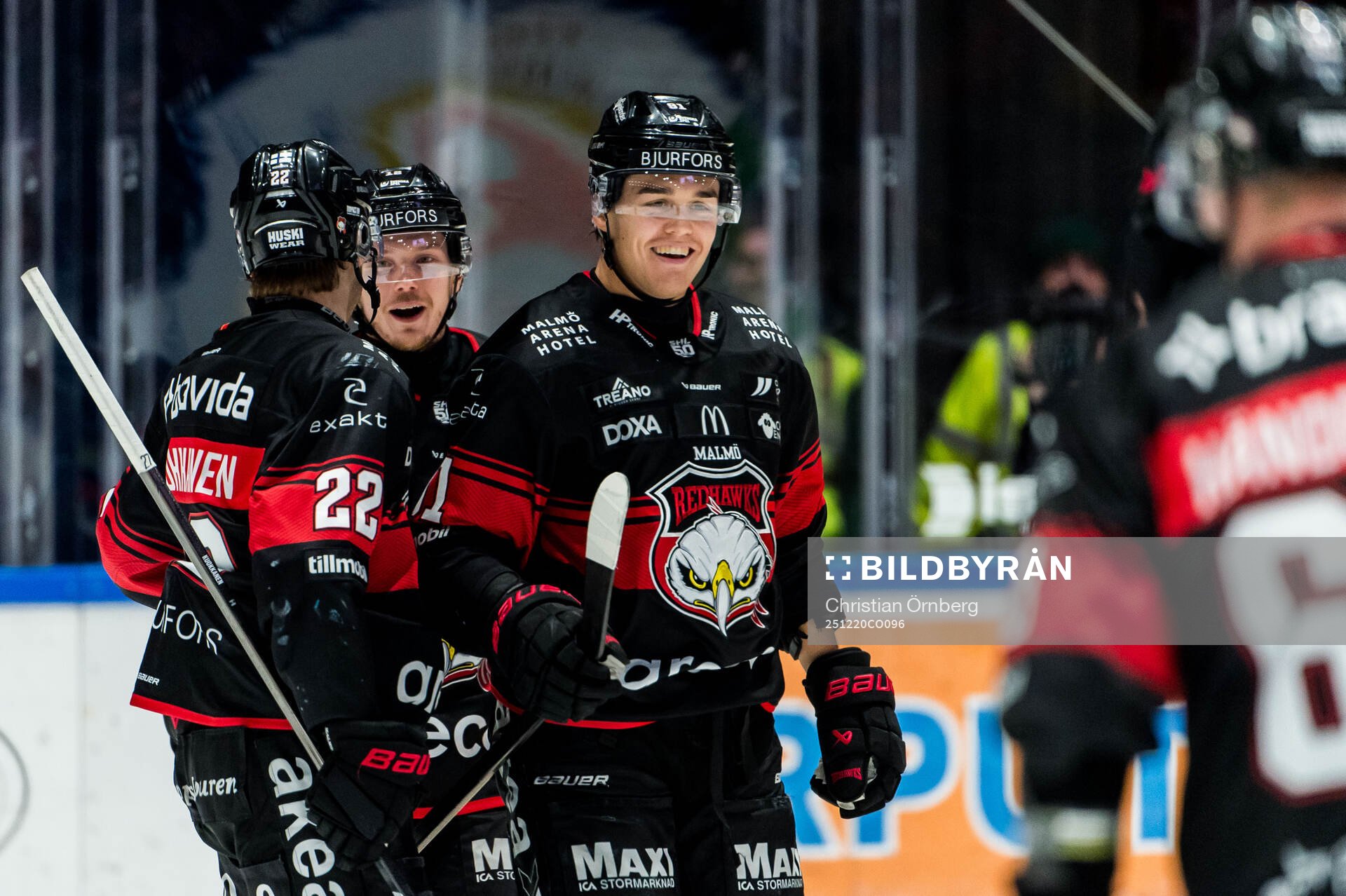 Malmö Redhawks Axel Sundberg jublar