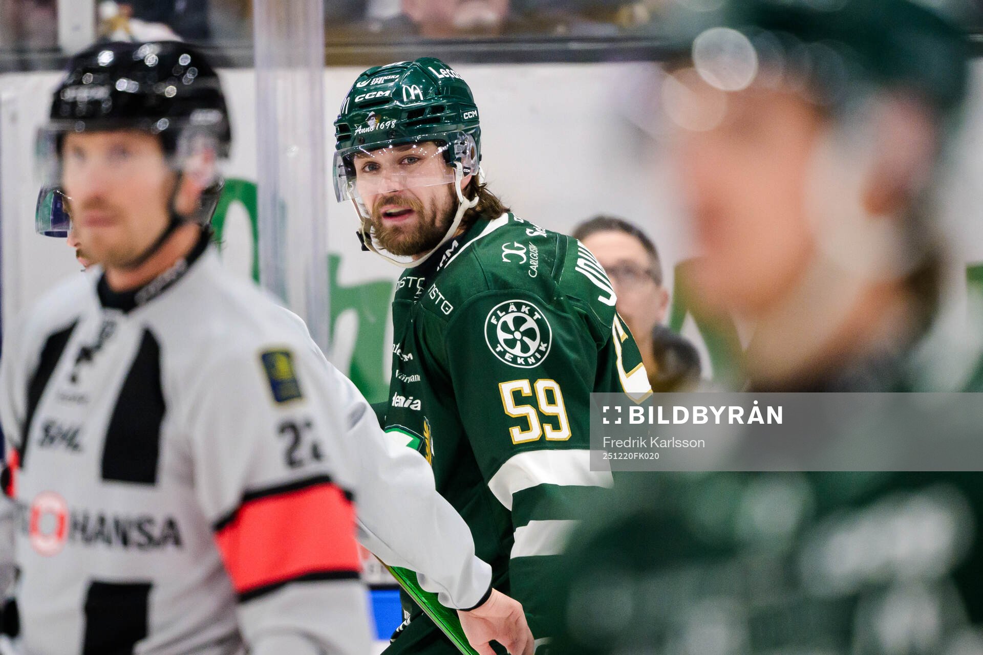 Färjestads Linus Johansson blir utvisad