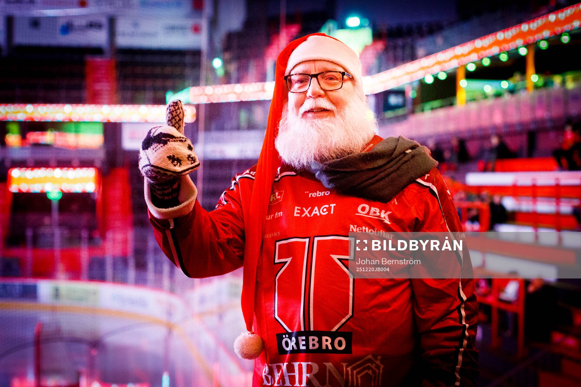 Jultomten i Örebrotröja