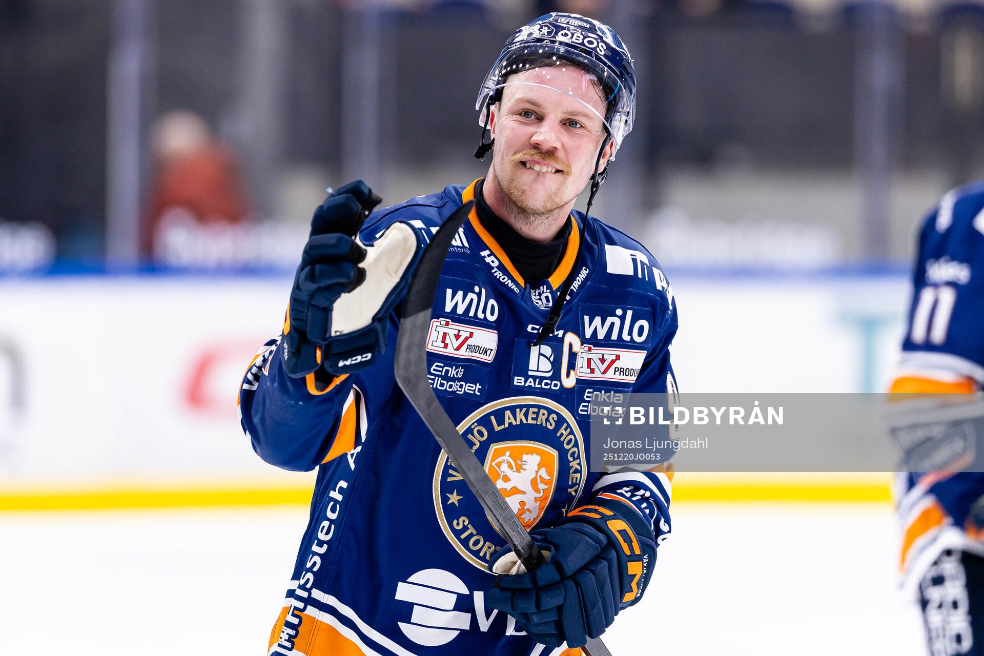 Växjös Joel Persson jublar