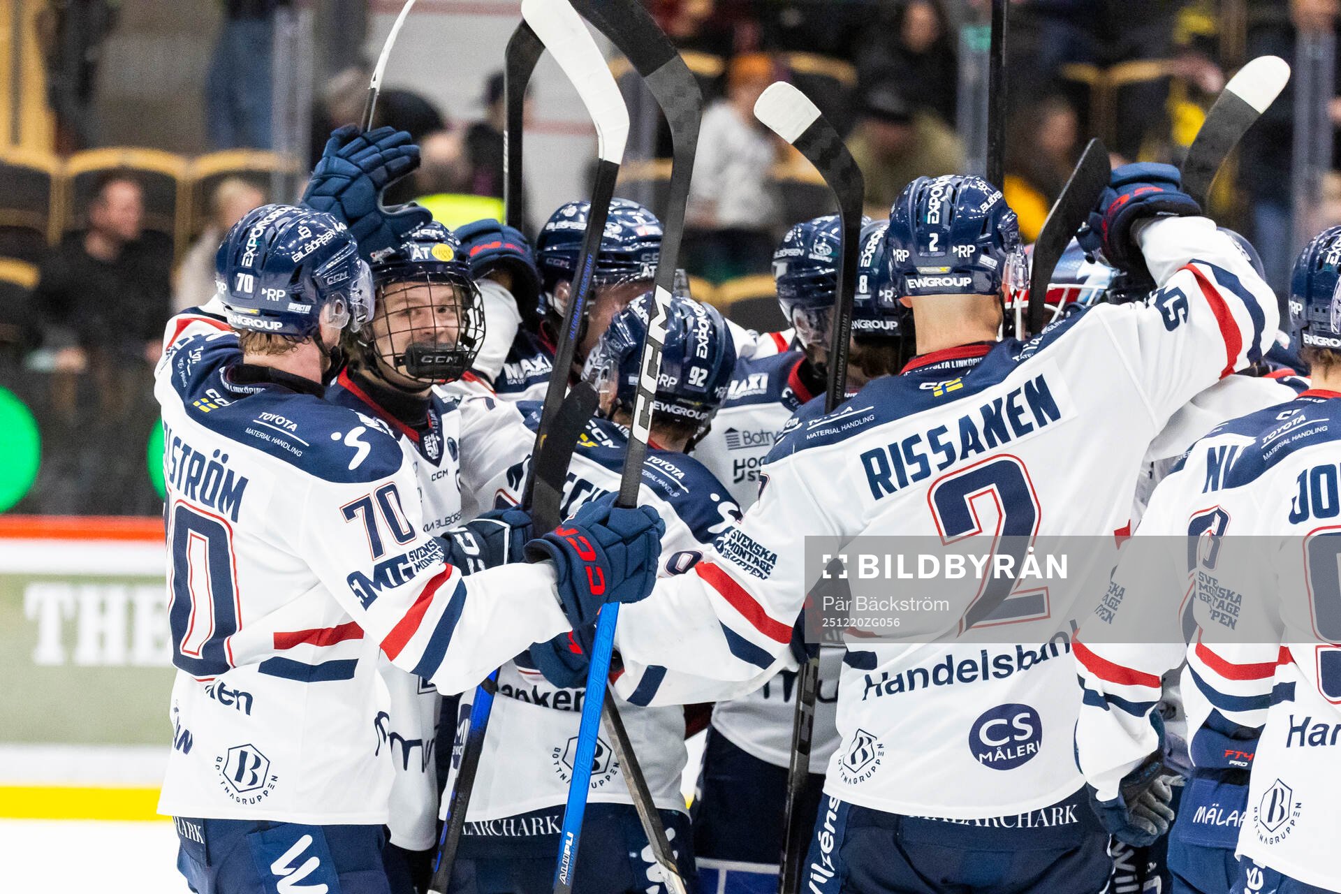 Linköpings Oscar Holmertz jublar med Fredrik Karlström