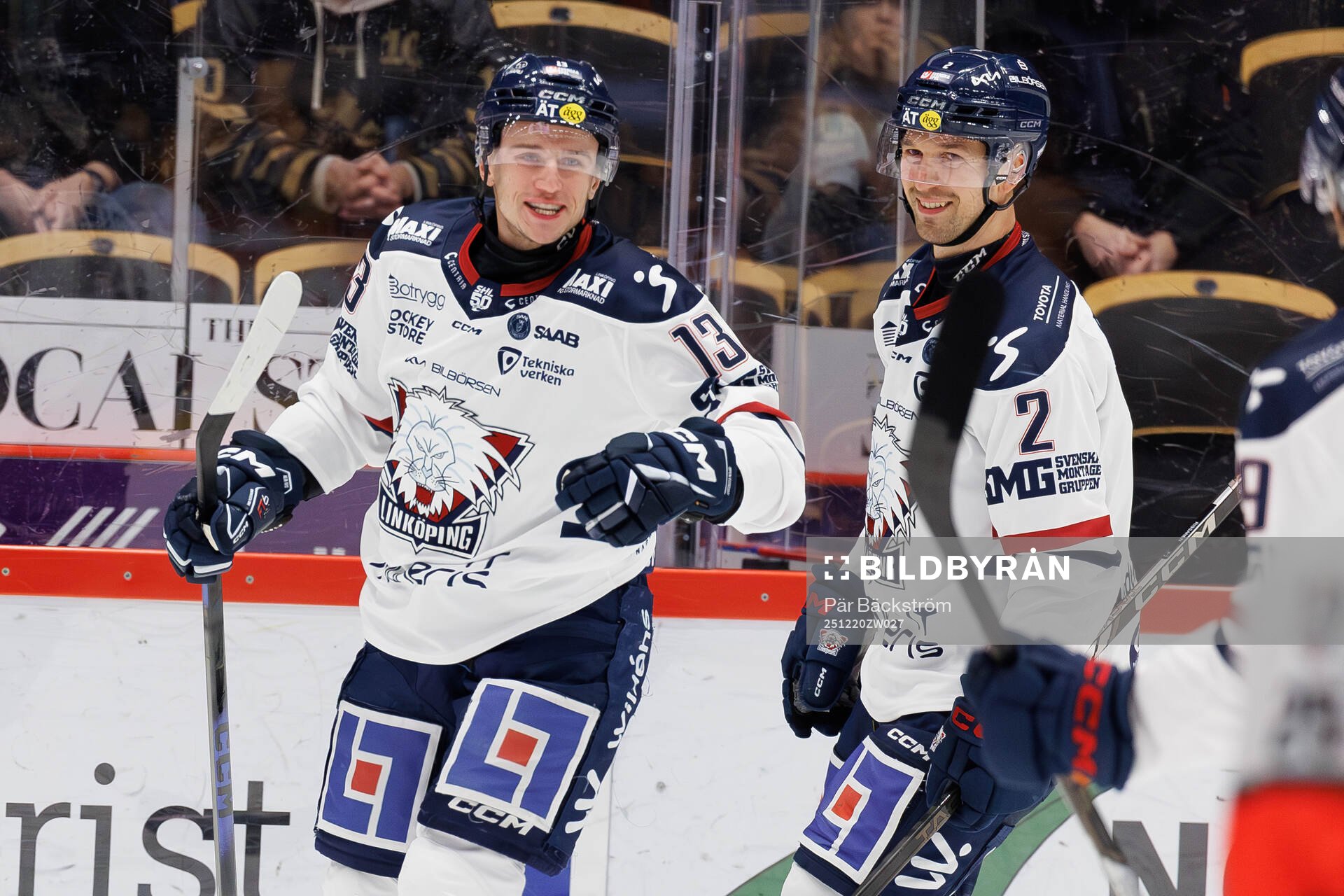Linköpings Jakub Vrana och Rasmus Rissanen jublar