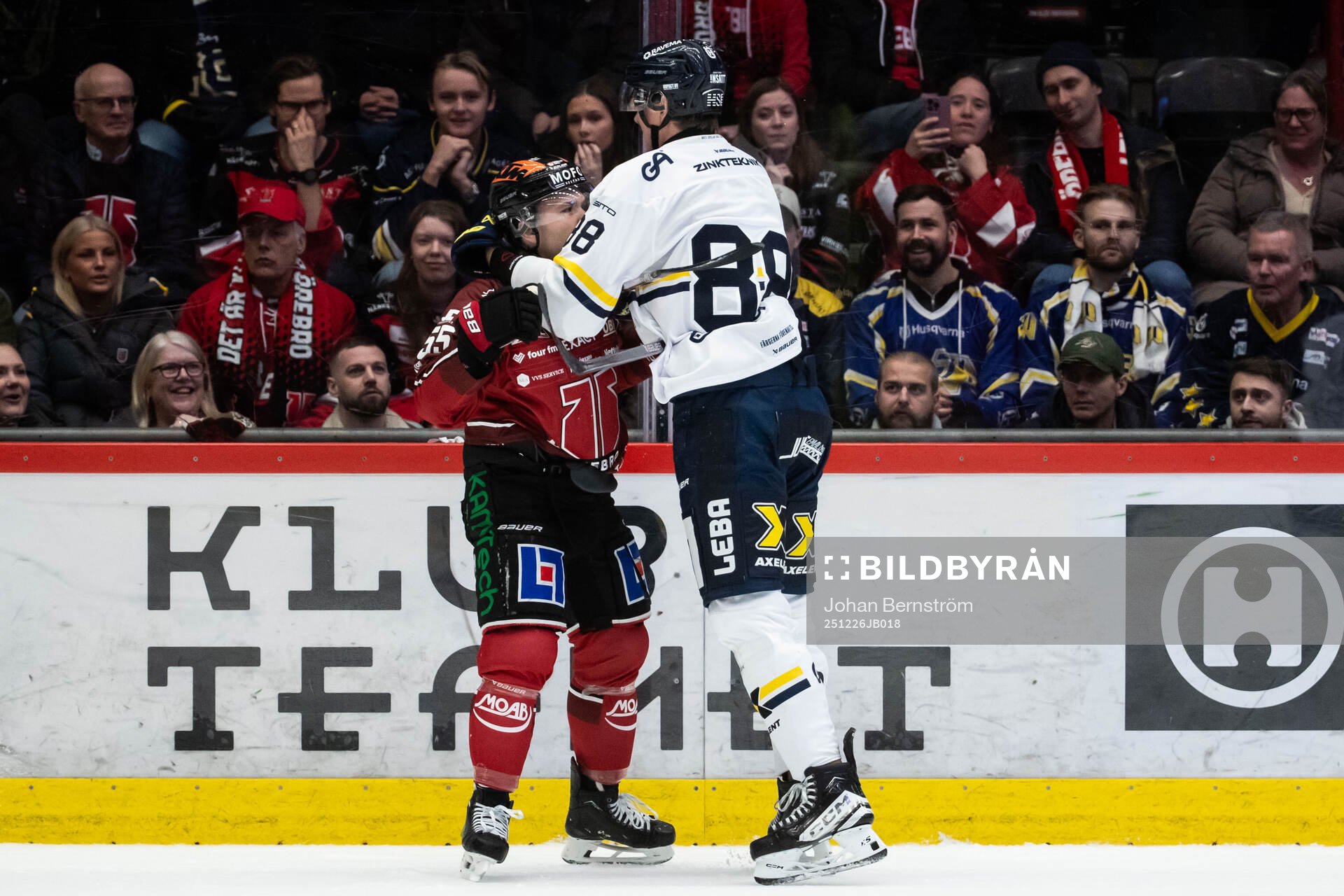 Örebros David Quenneville och HV71s Gustav Olhaver