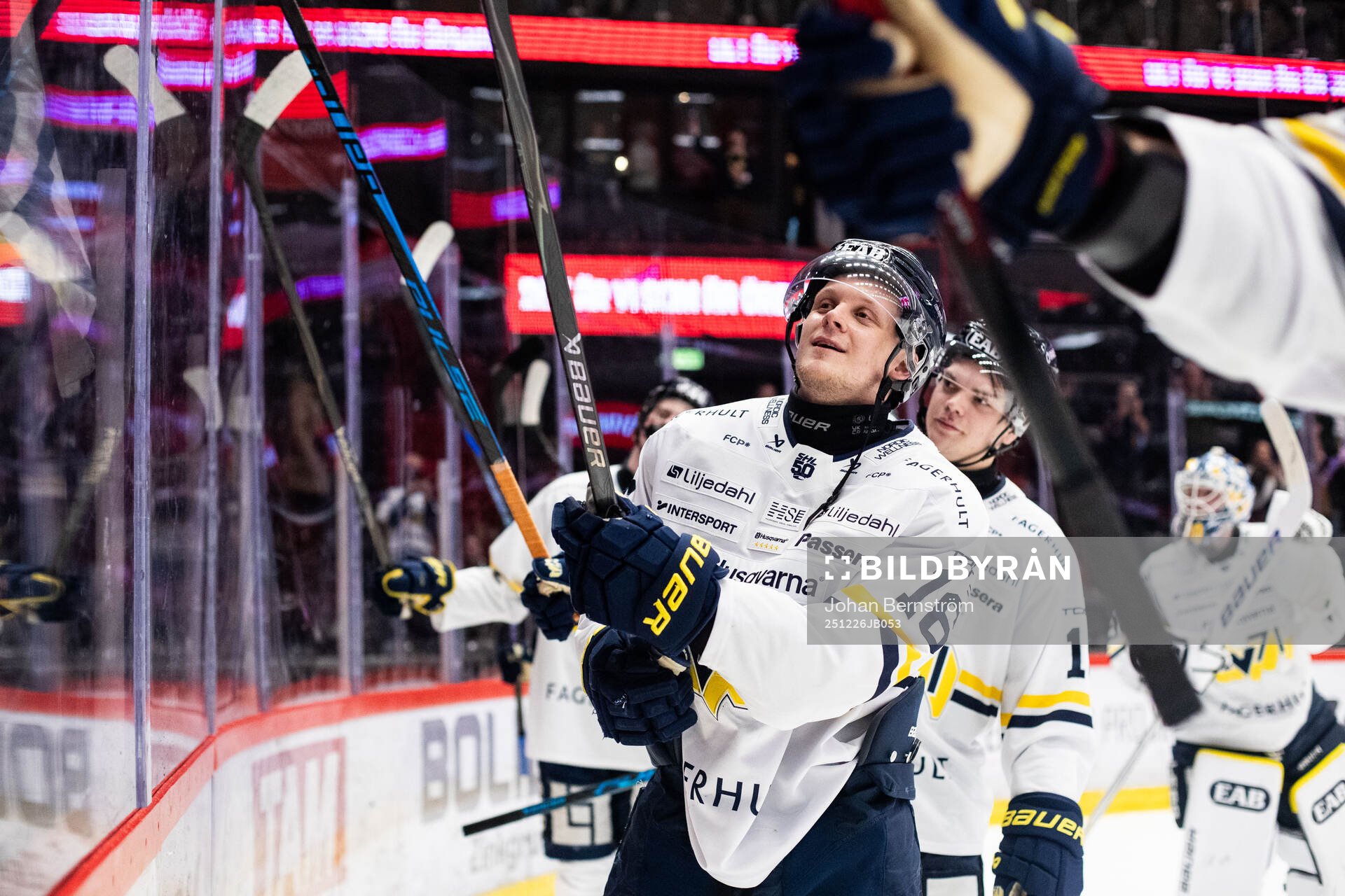 HV71s Oscar Davidsson jublar