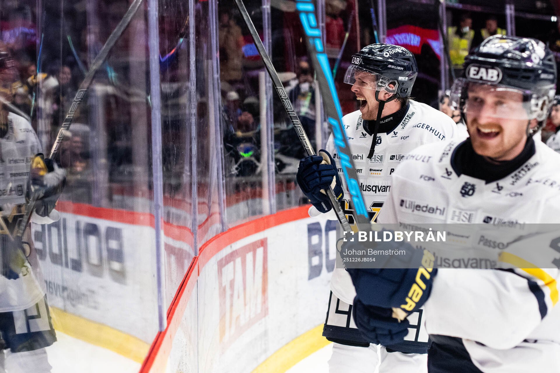 HV71s Niklas Hansson jublar