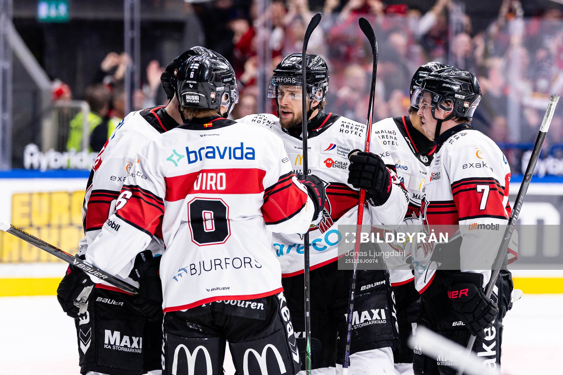 Malmö Redhawks Carl Persson jublar