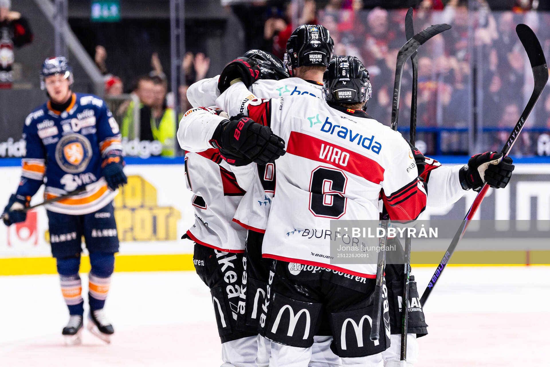Malmö Redhawks spelare jublar