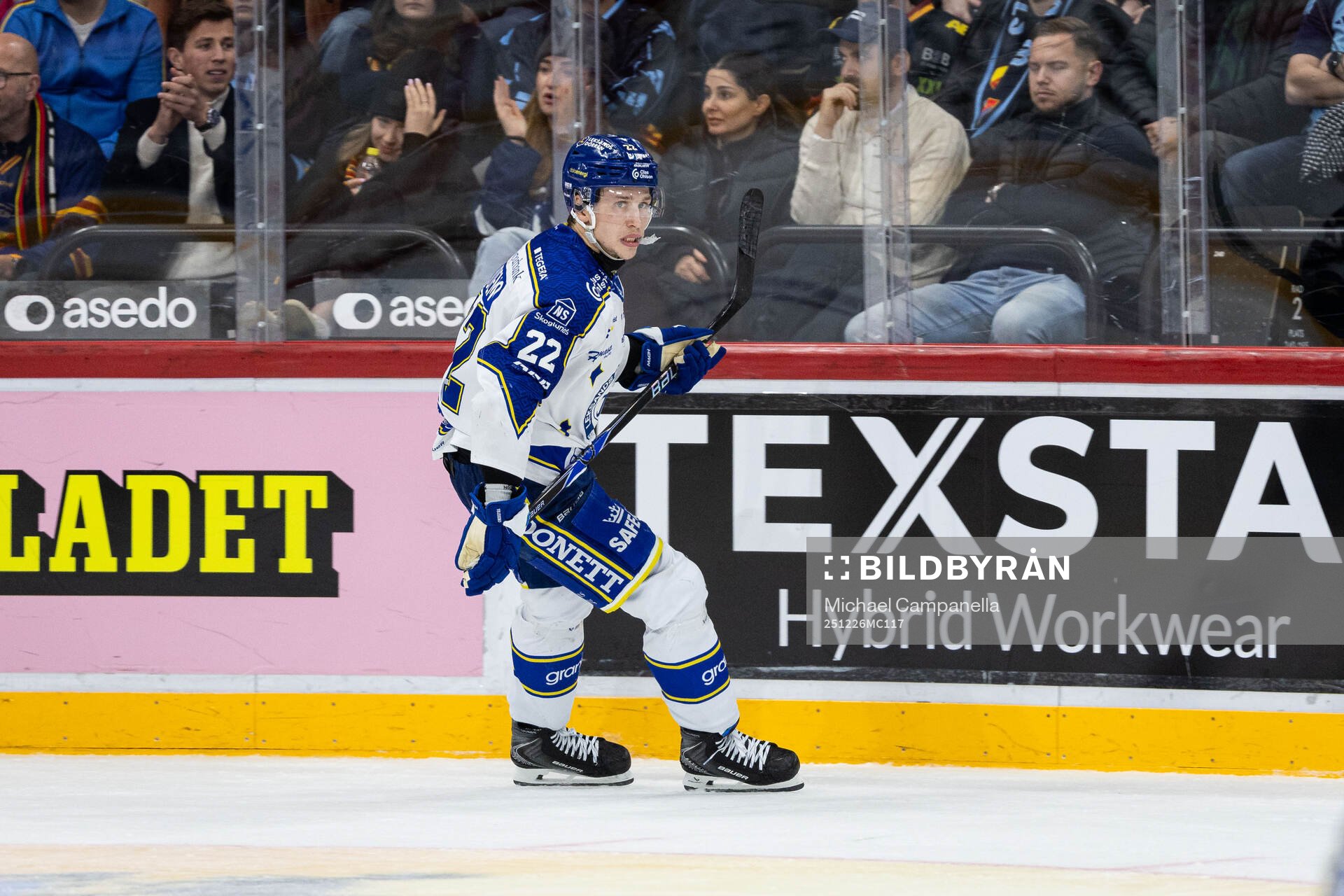 Leksands Lukas Vejdemo jublar