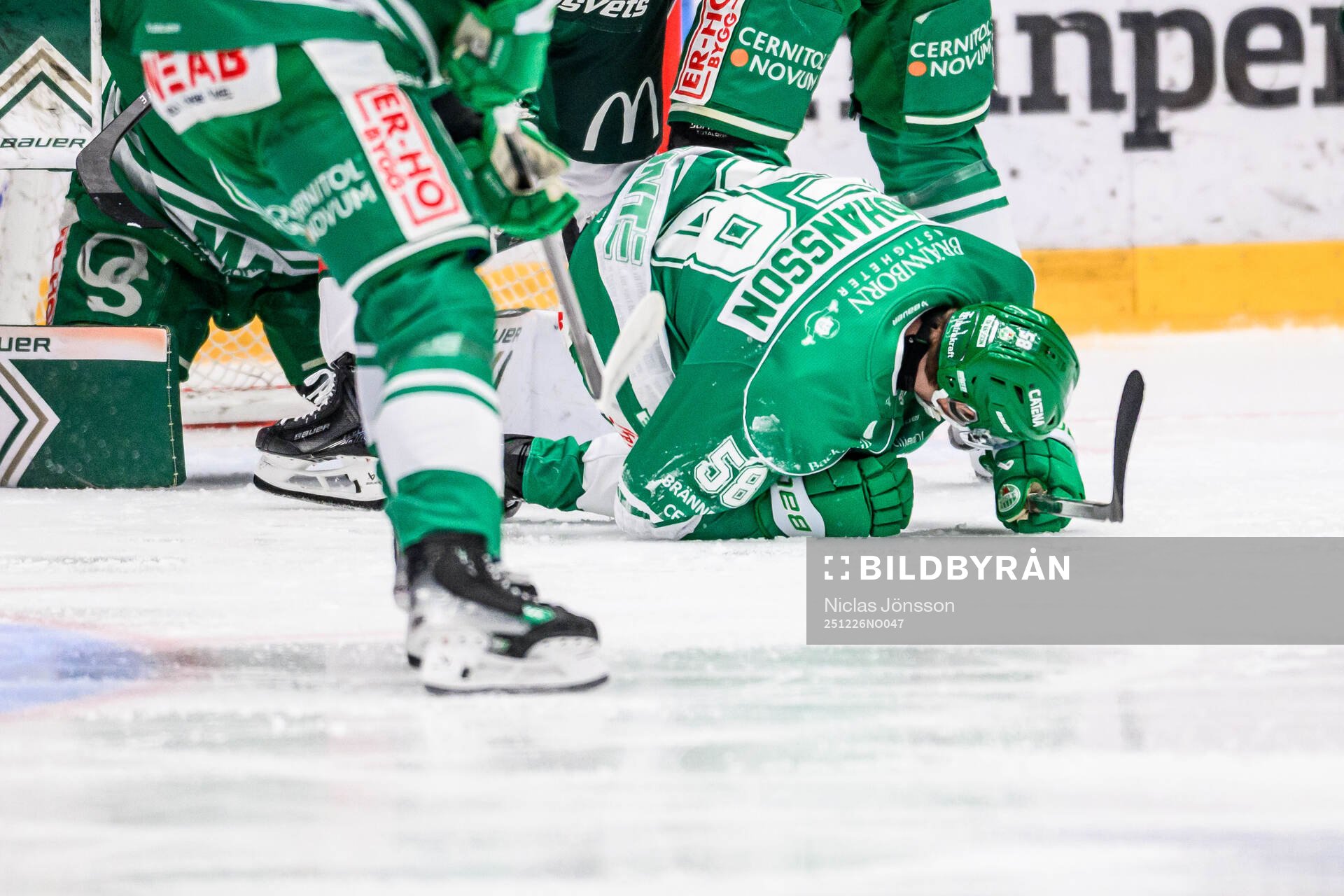 Rögles Filip Johansson har ont