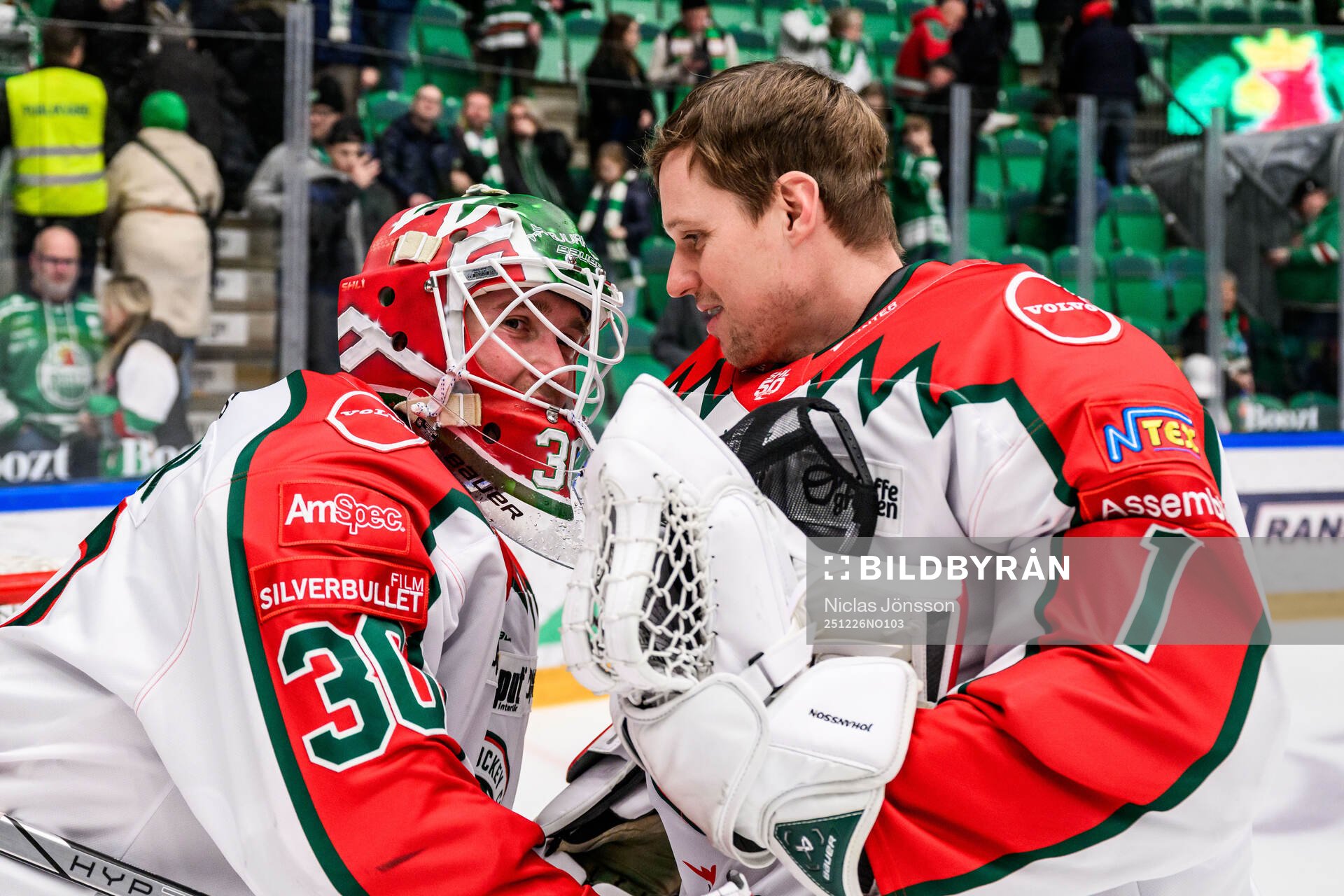 Frölundas målvakt Tobias Normann och målvakt Lars