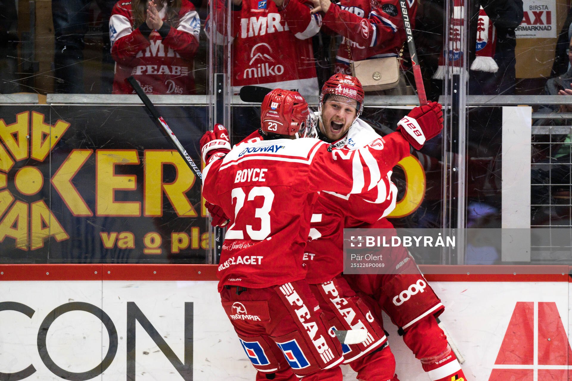 Timrås Marcus Westfält jublar