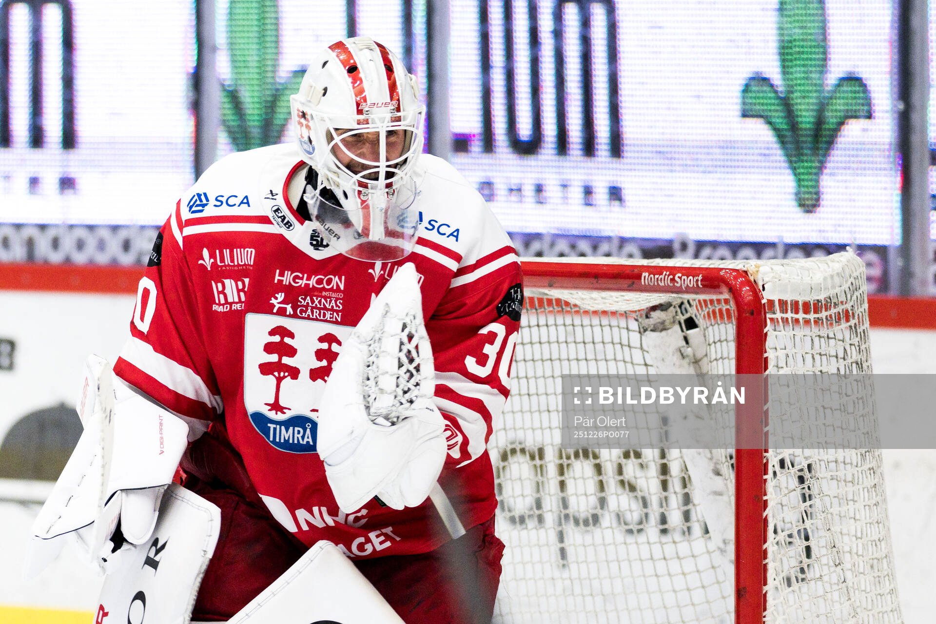 Timrås målvakt Jacob Johansson jublar