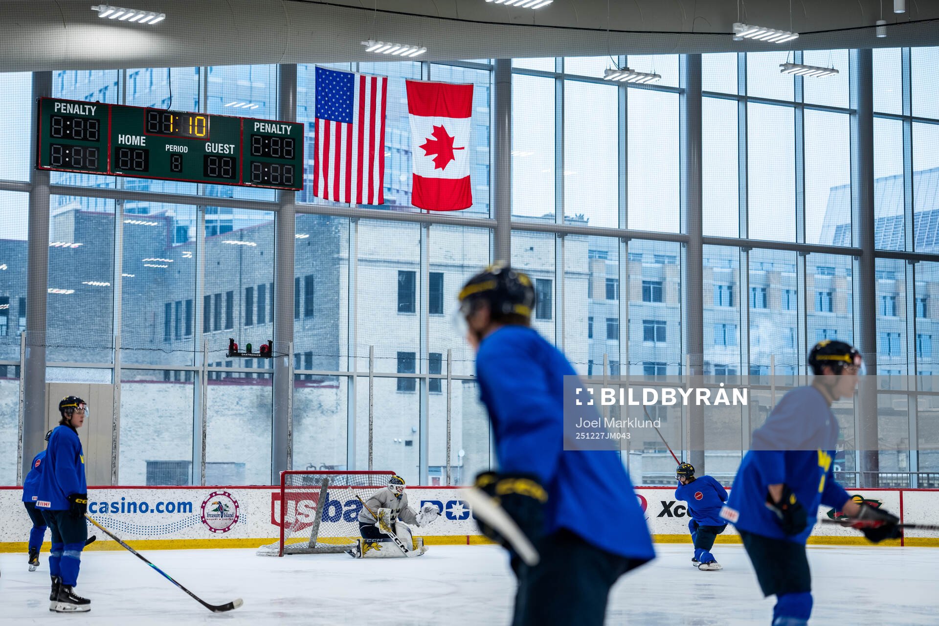 Players of Sweden at a practice session