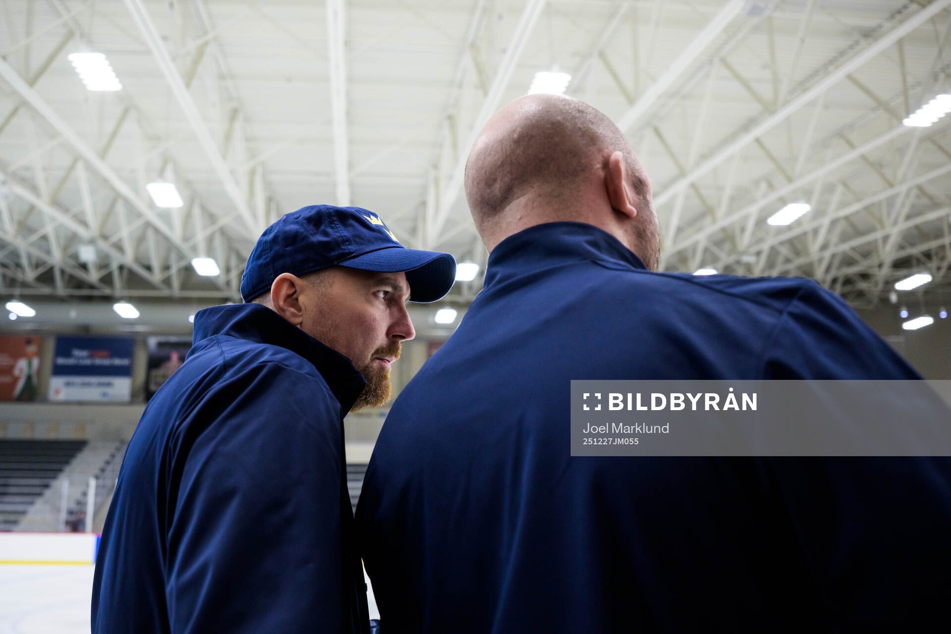Assistant coaches Gereon Dahlgren and Nicklas Grossmann of