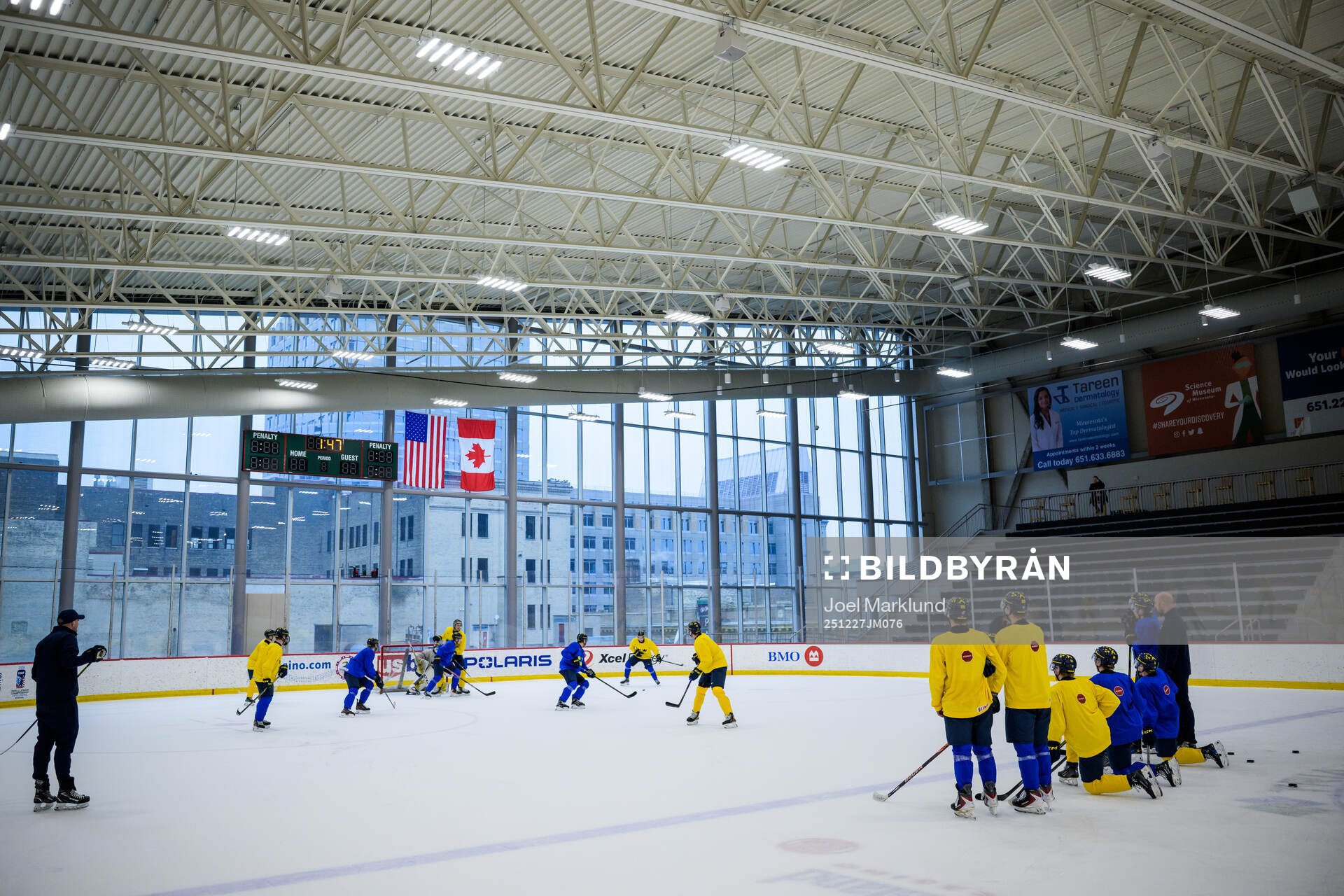 Players of Sweden at a practice session